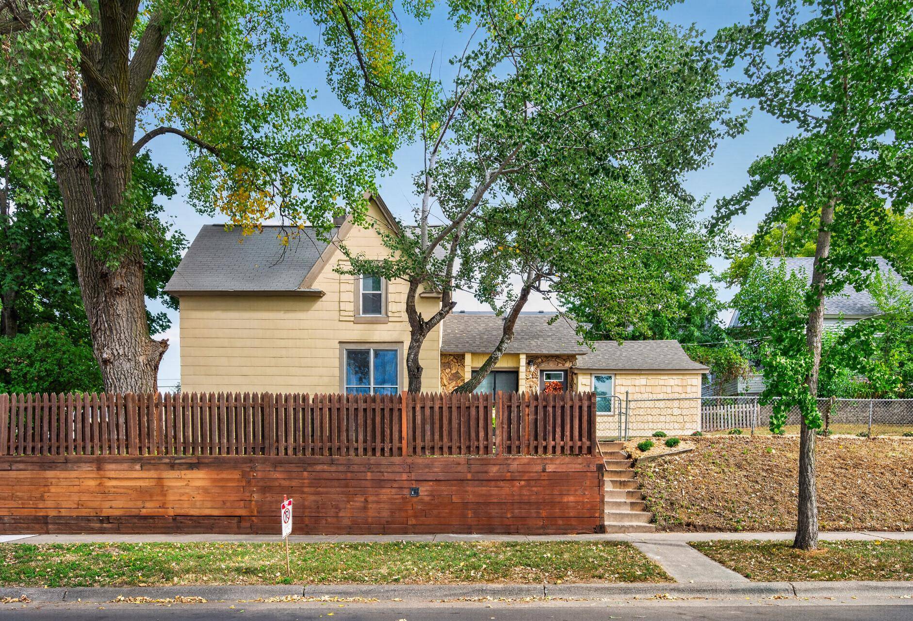 1084 Sylvan ST, Saint Paul, MN 55117