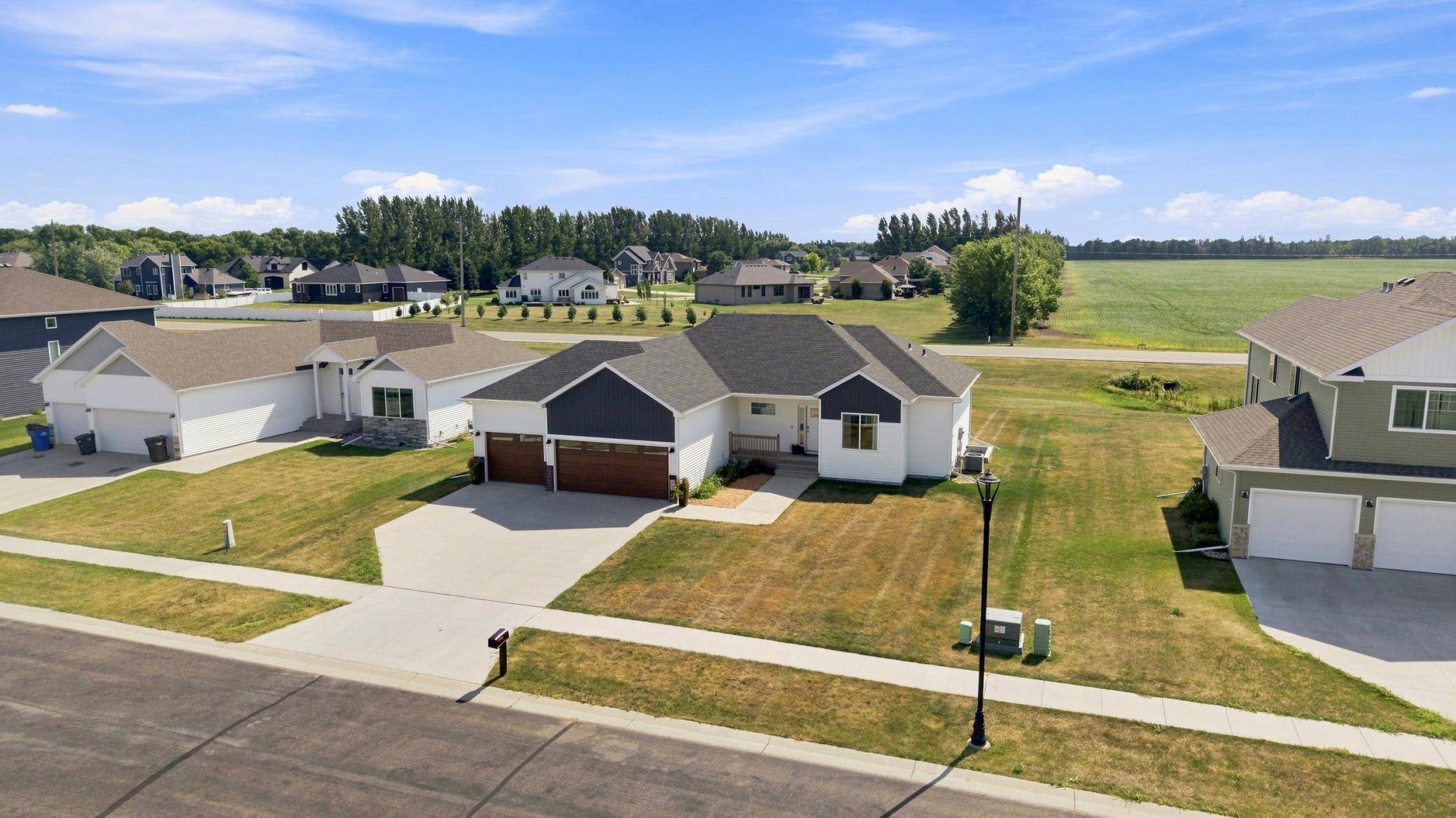 1504 75th AVE S, Fargo, ND 58104