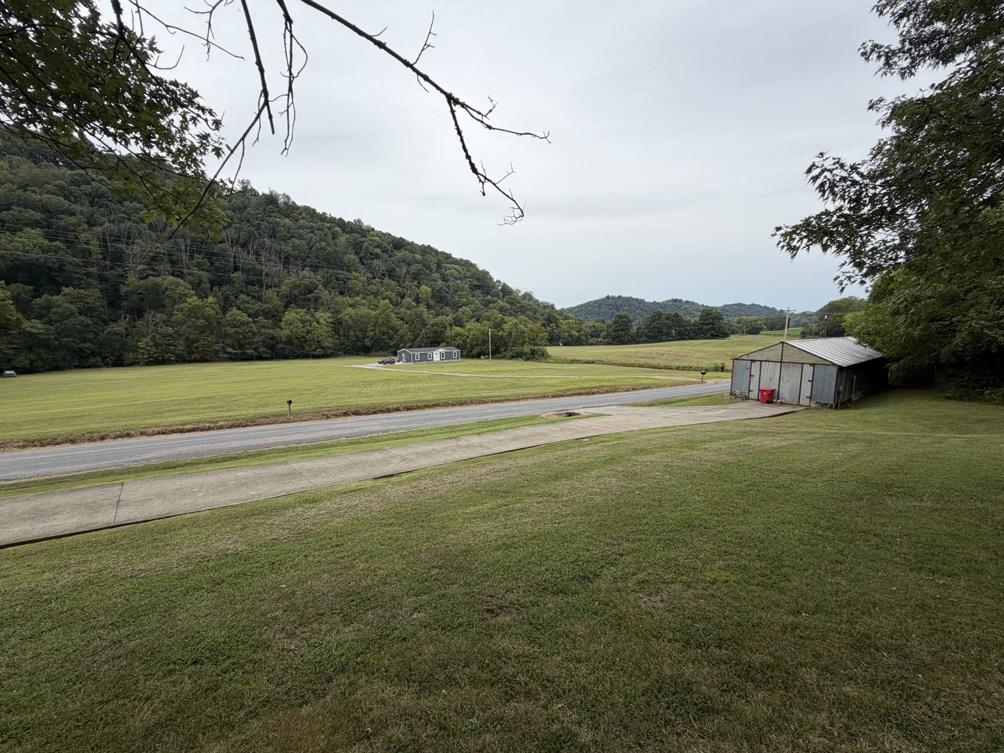 1840 Cedar Bluff Rd, Lafayette, TN 37083