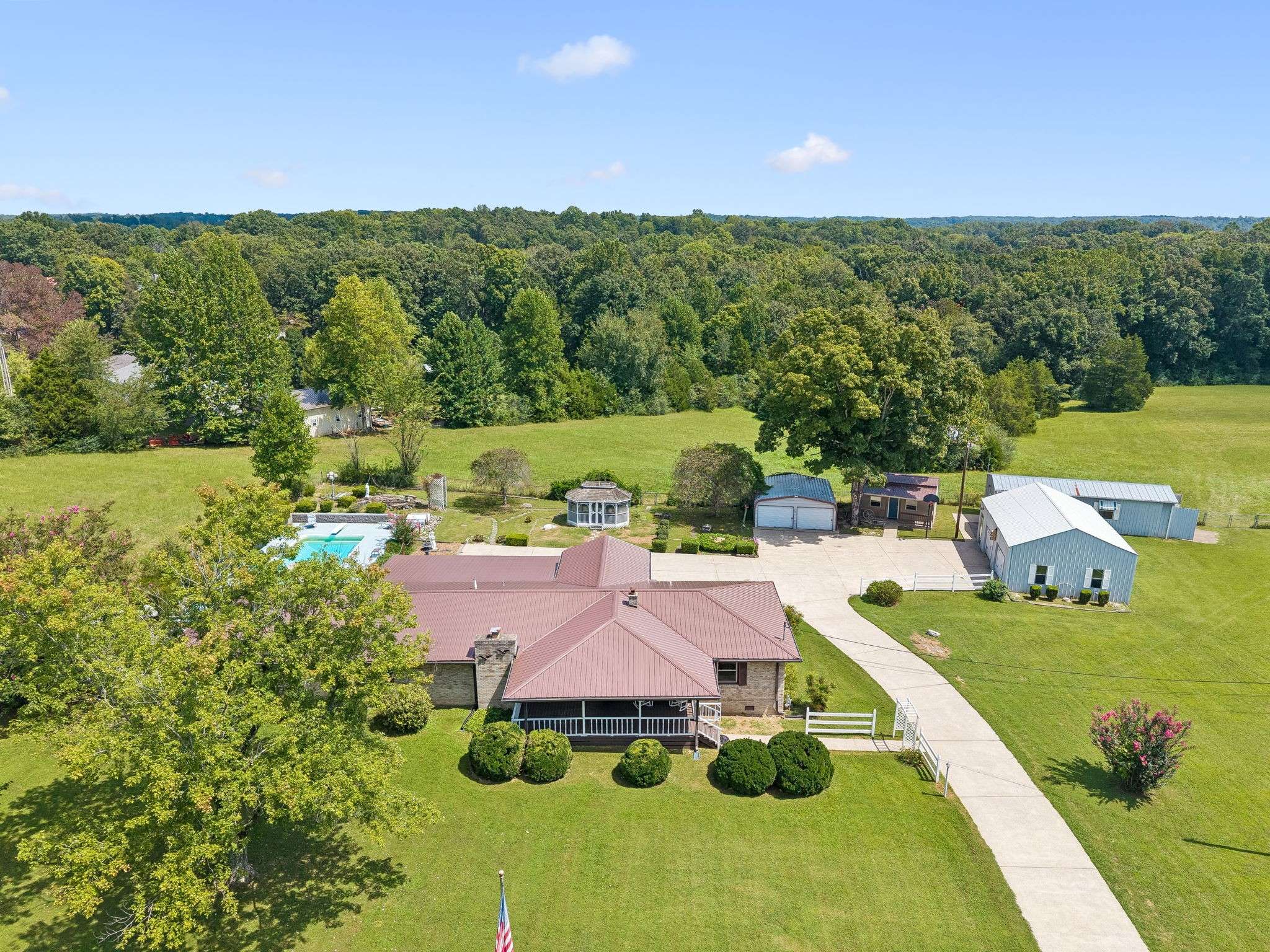 1310 Bakers Work Rd, Burns, TN 37029