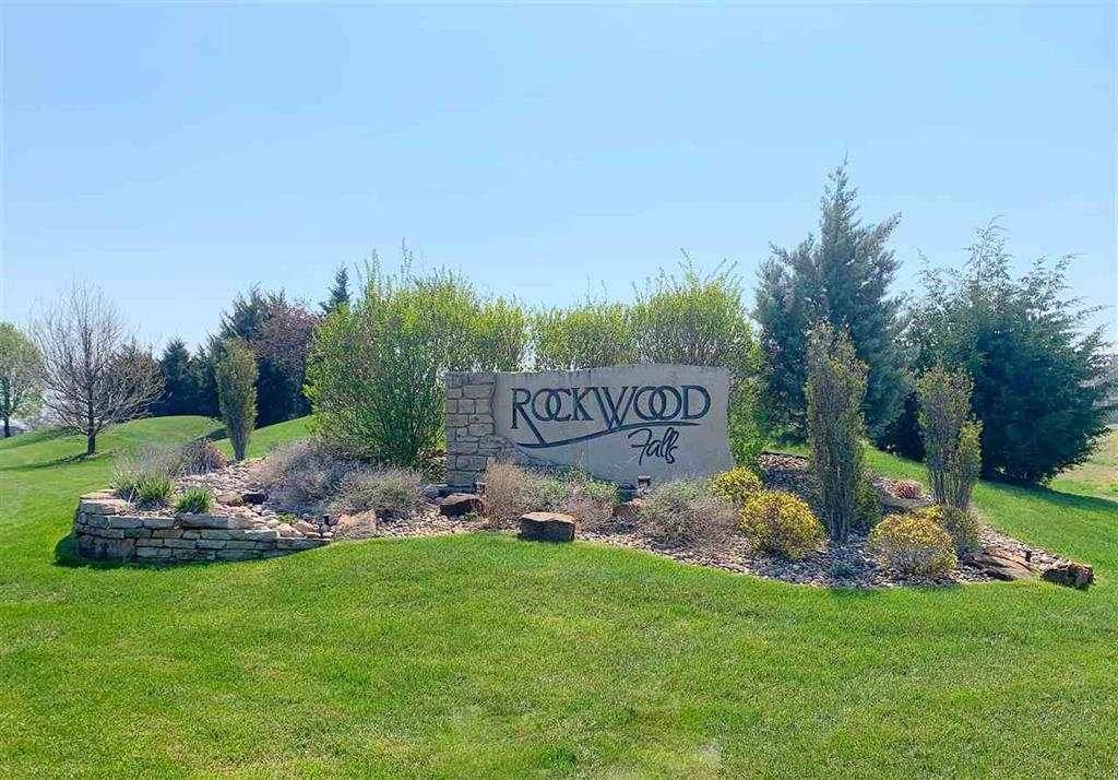 1180 N Countrywalk St, Rose Hill, KS 67133