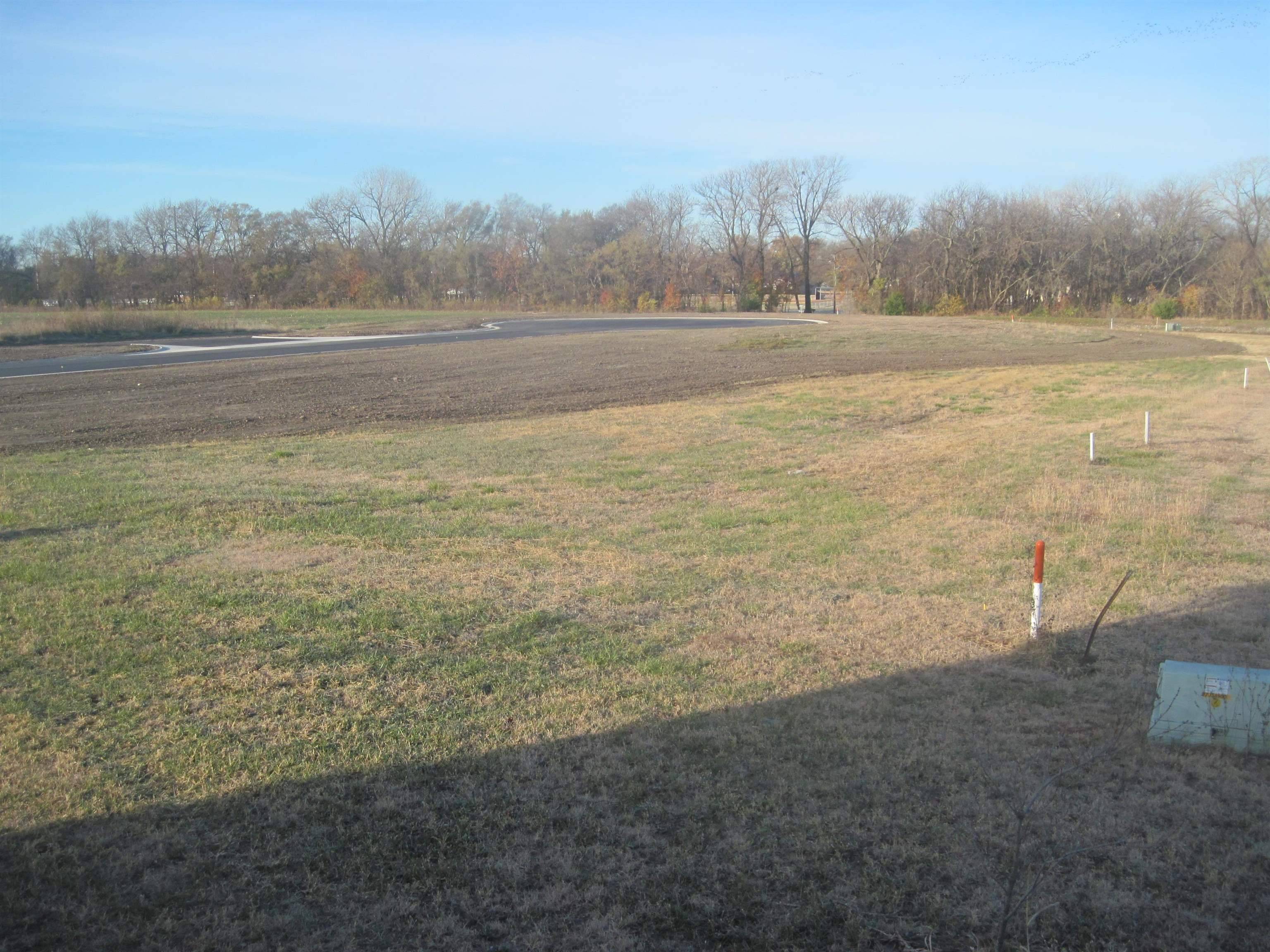 109 S Cottonwood Ct, Whitewater, KS 67154