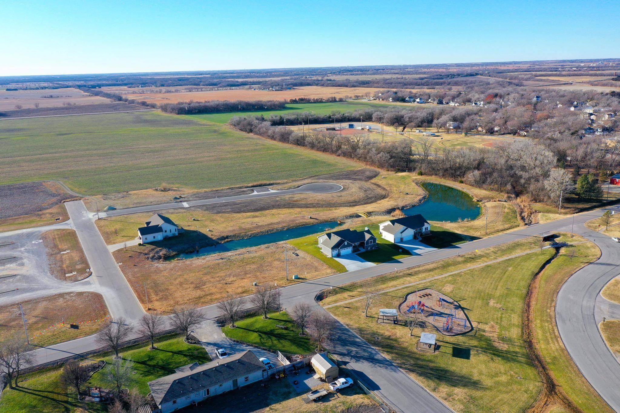 105 S Cottonwood Ct, Whitewater, KS 67154