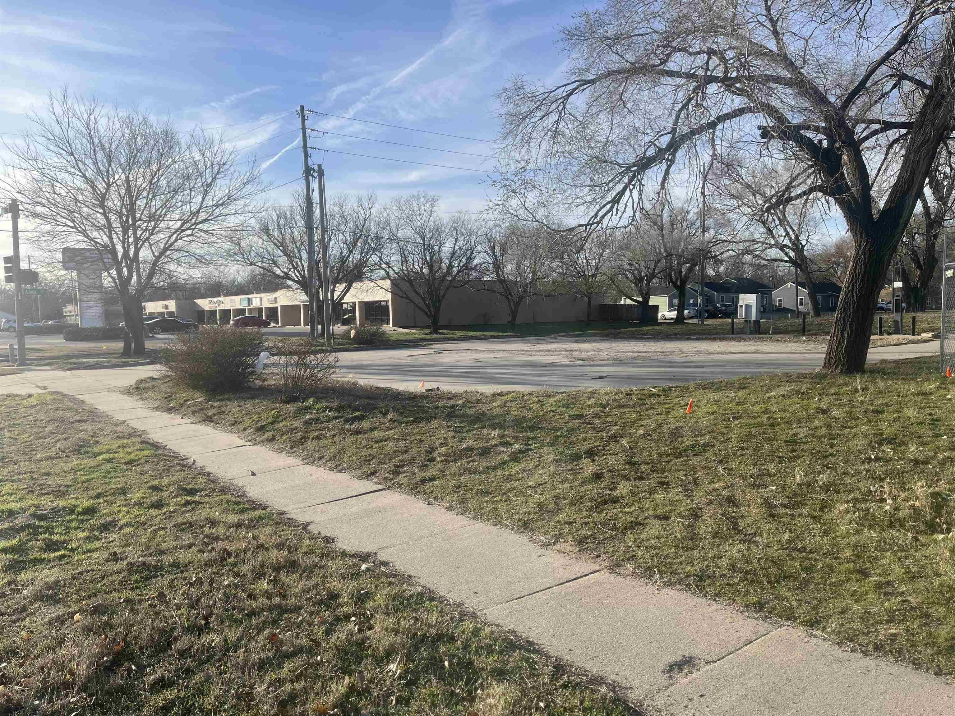 4774 W Maple, Wichita, KS 67209