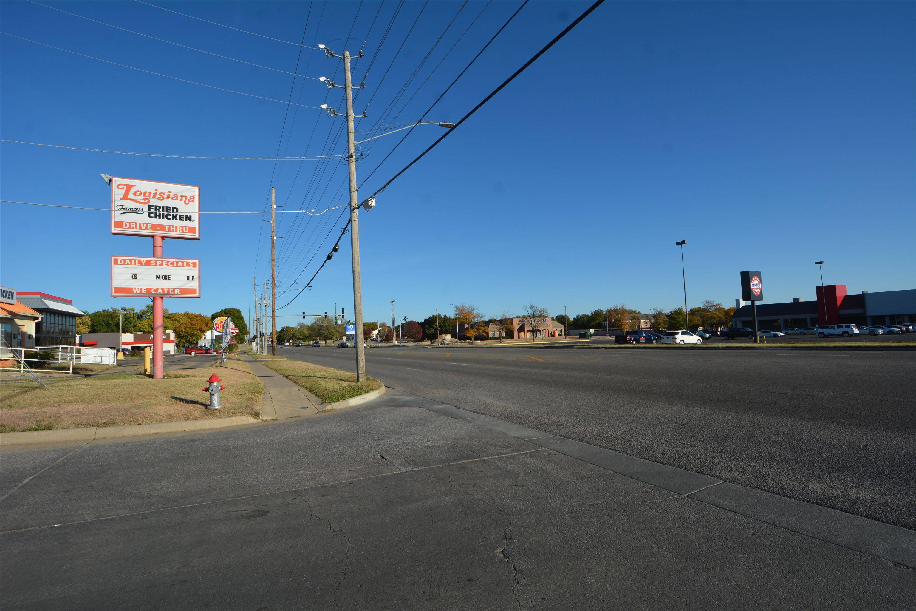 4206 E Harry St, Wichita, KS 67218