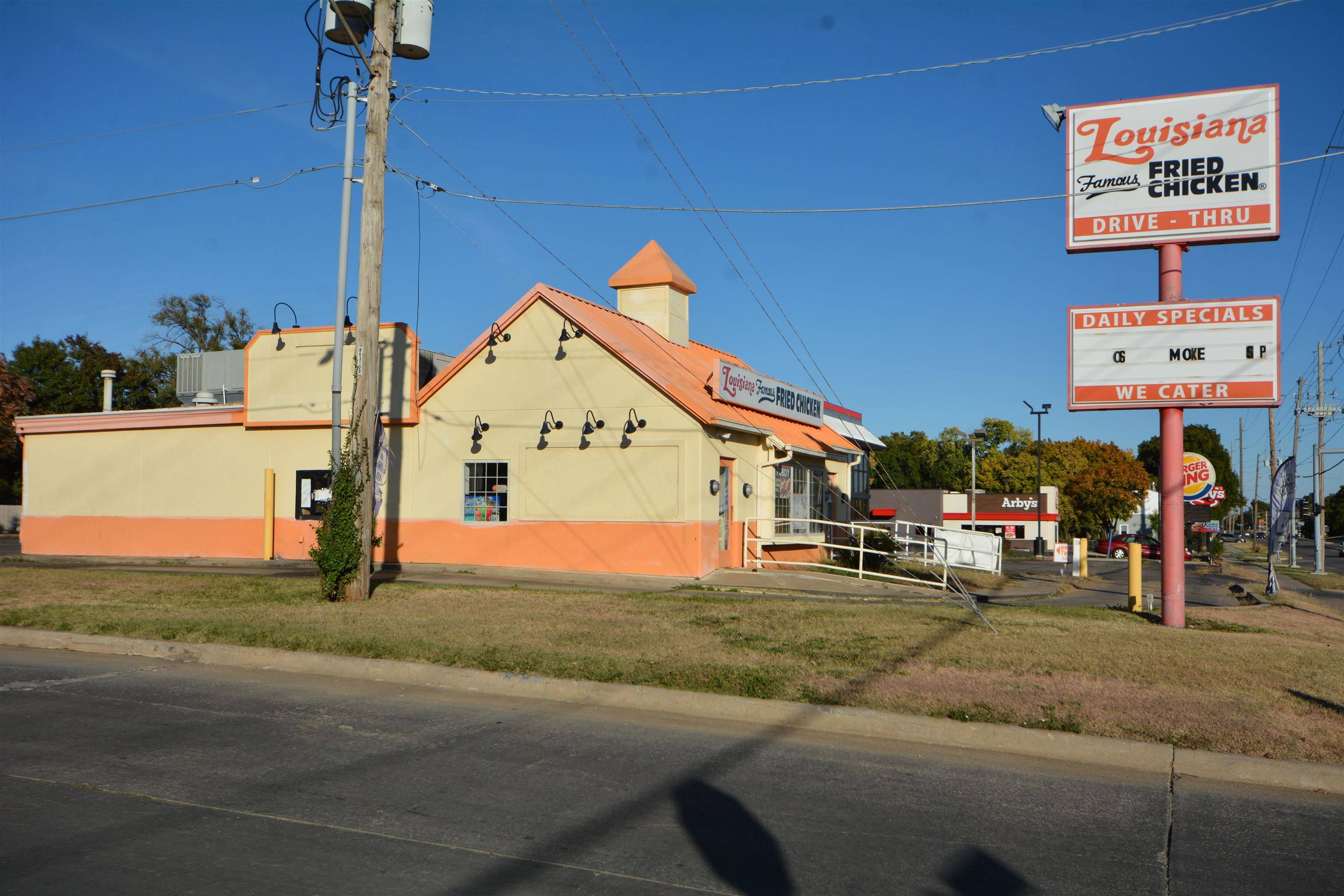 4206 E Harry St, Wichita, KS 67218