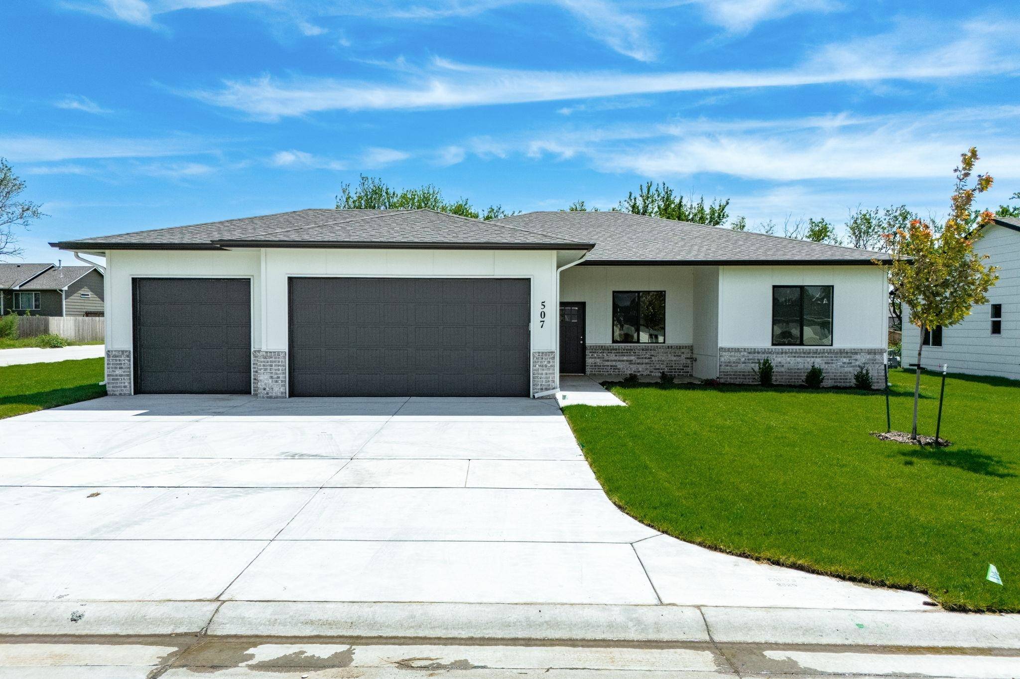 507 E Elmwood St, Park City, KS 67147