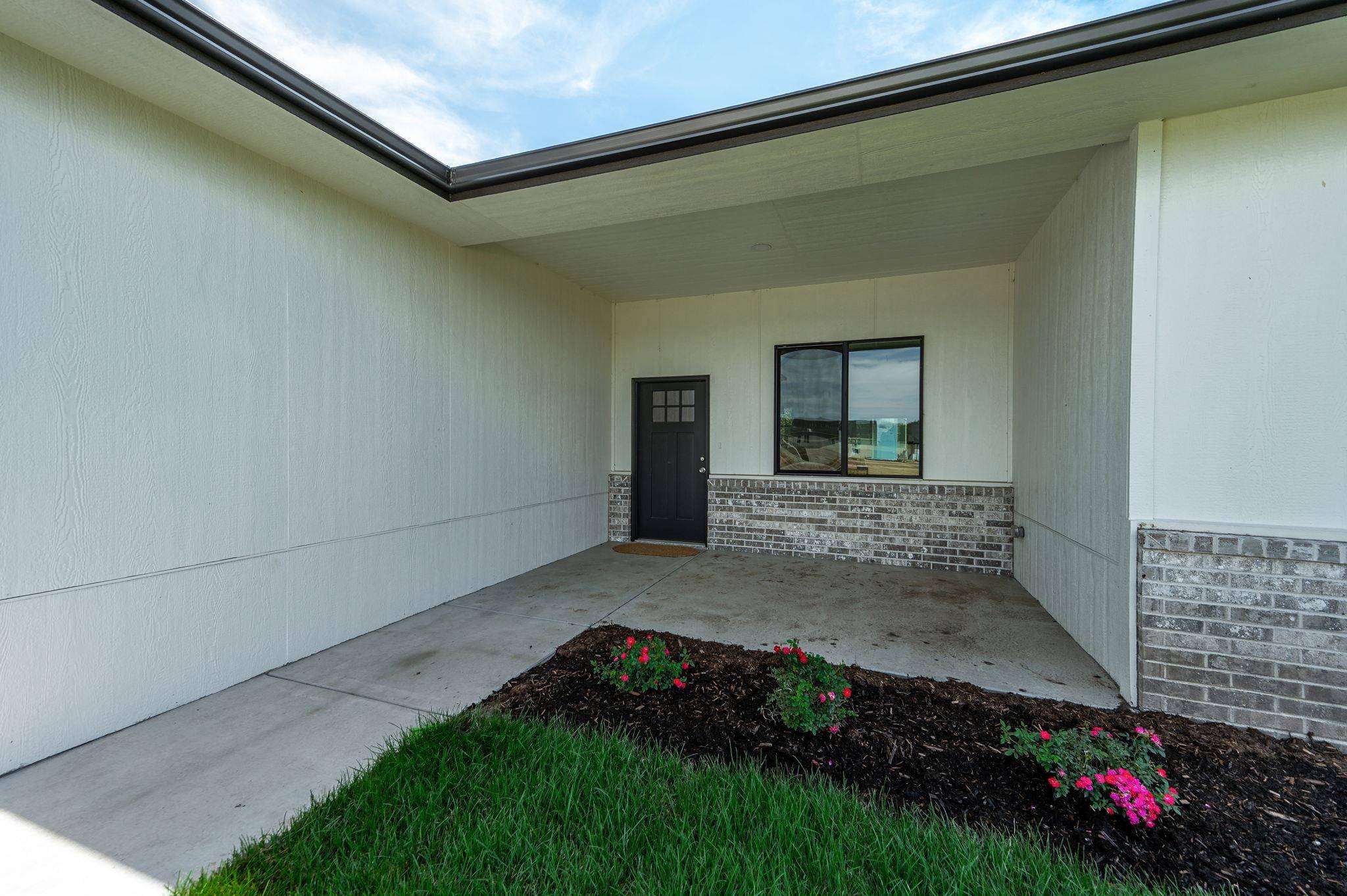 507 E Elmwood St, Park City, KS 67147
