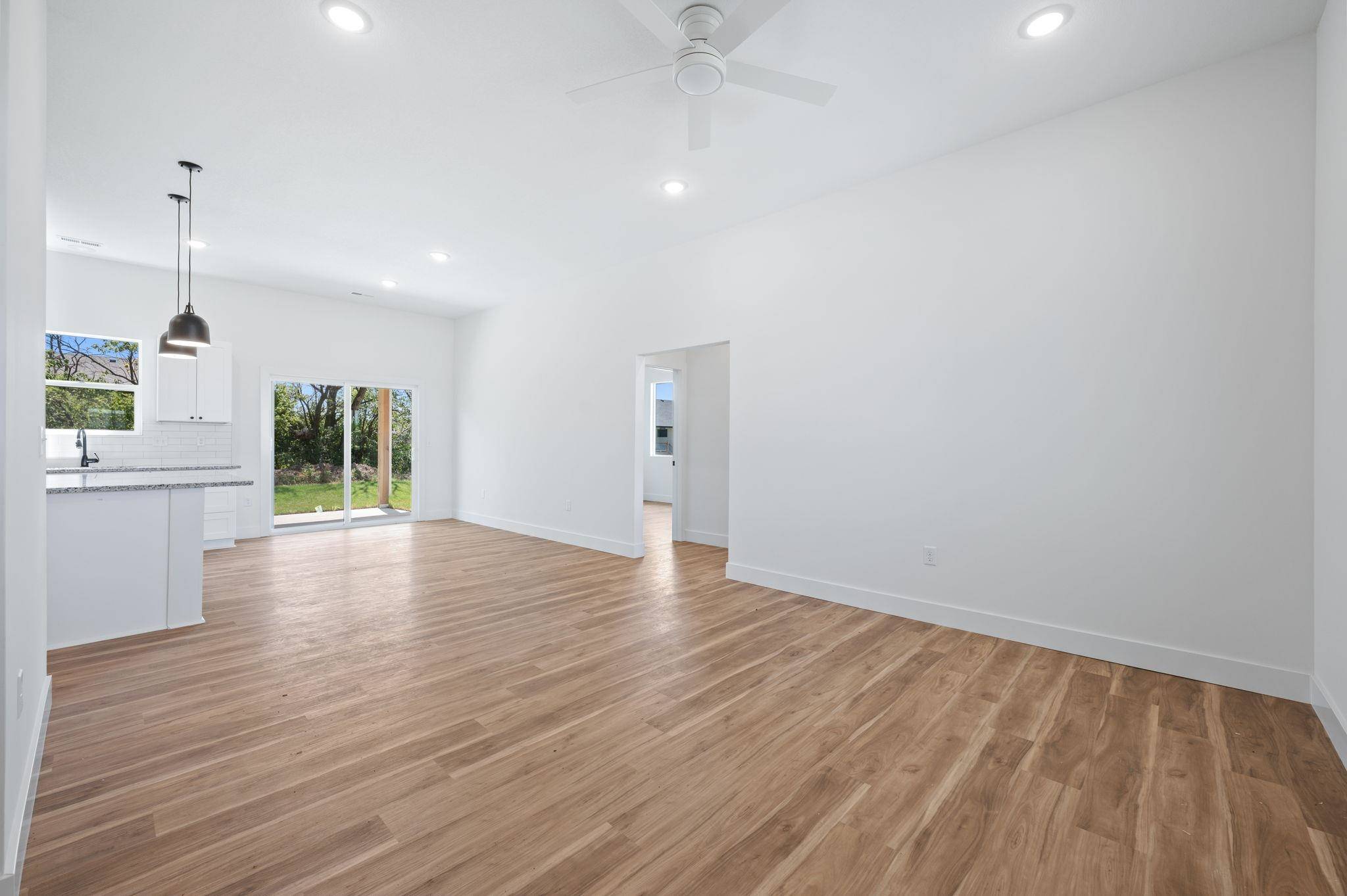 519 E Elmwood St, Park City, KS 67147