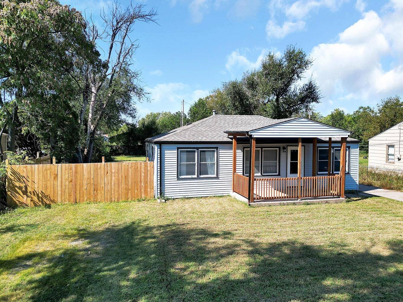 757 N Dougherty Ave, Wichita, KS 67212