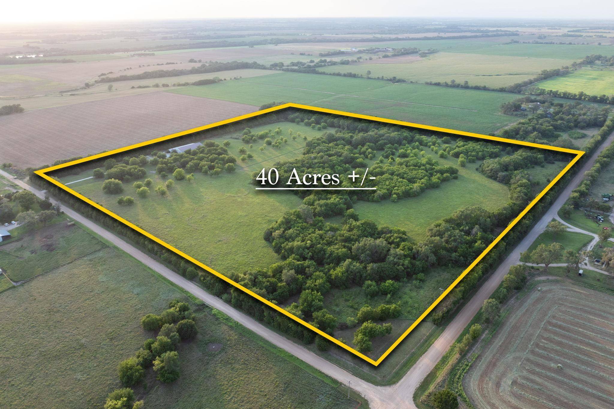 21950 W 79th St S, Viola, KS 67149
