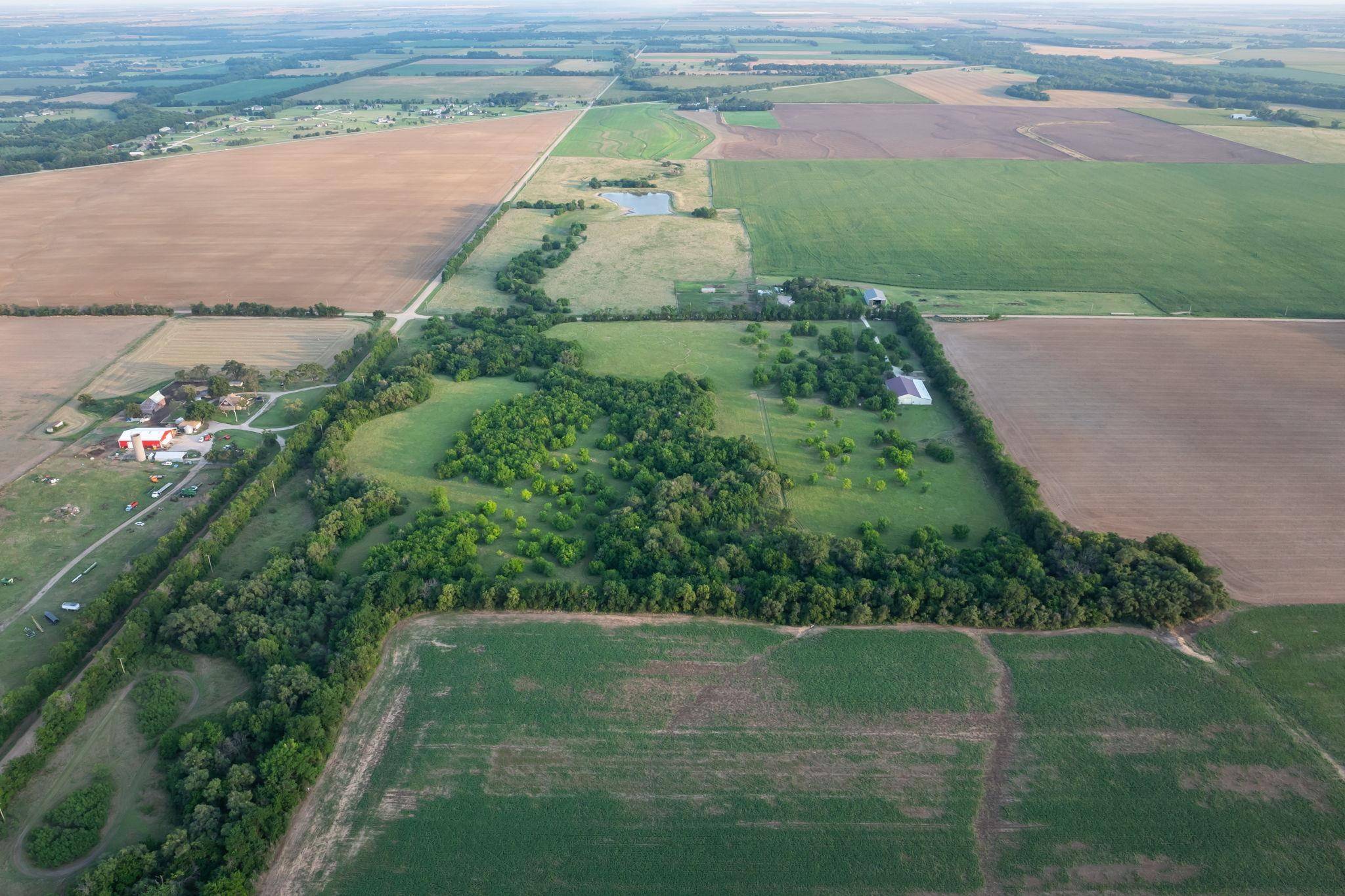 21950 W 79th St S, Viola, KS 67149