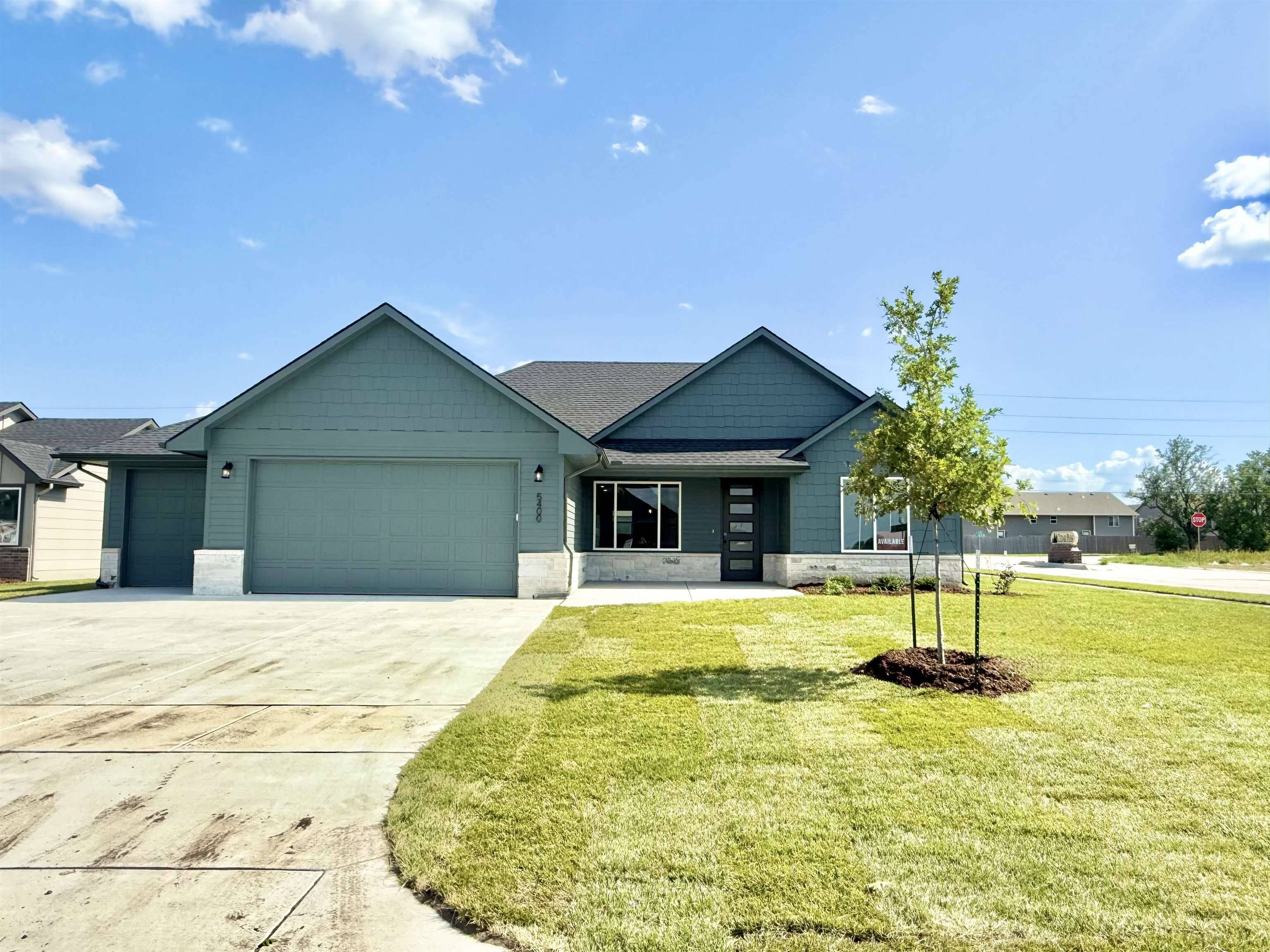 5400 N Toben Ct, Bel Aire, KS 67226