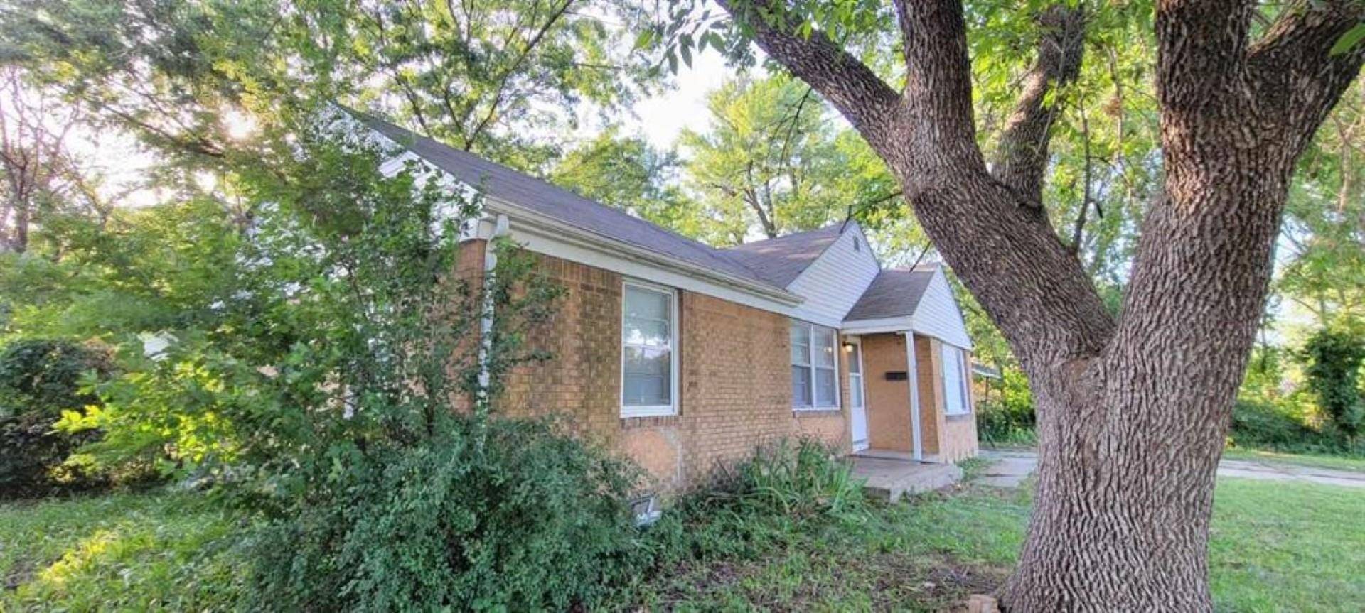 1633 N Pershing St, Wichita, KS 67208