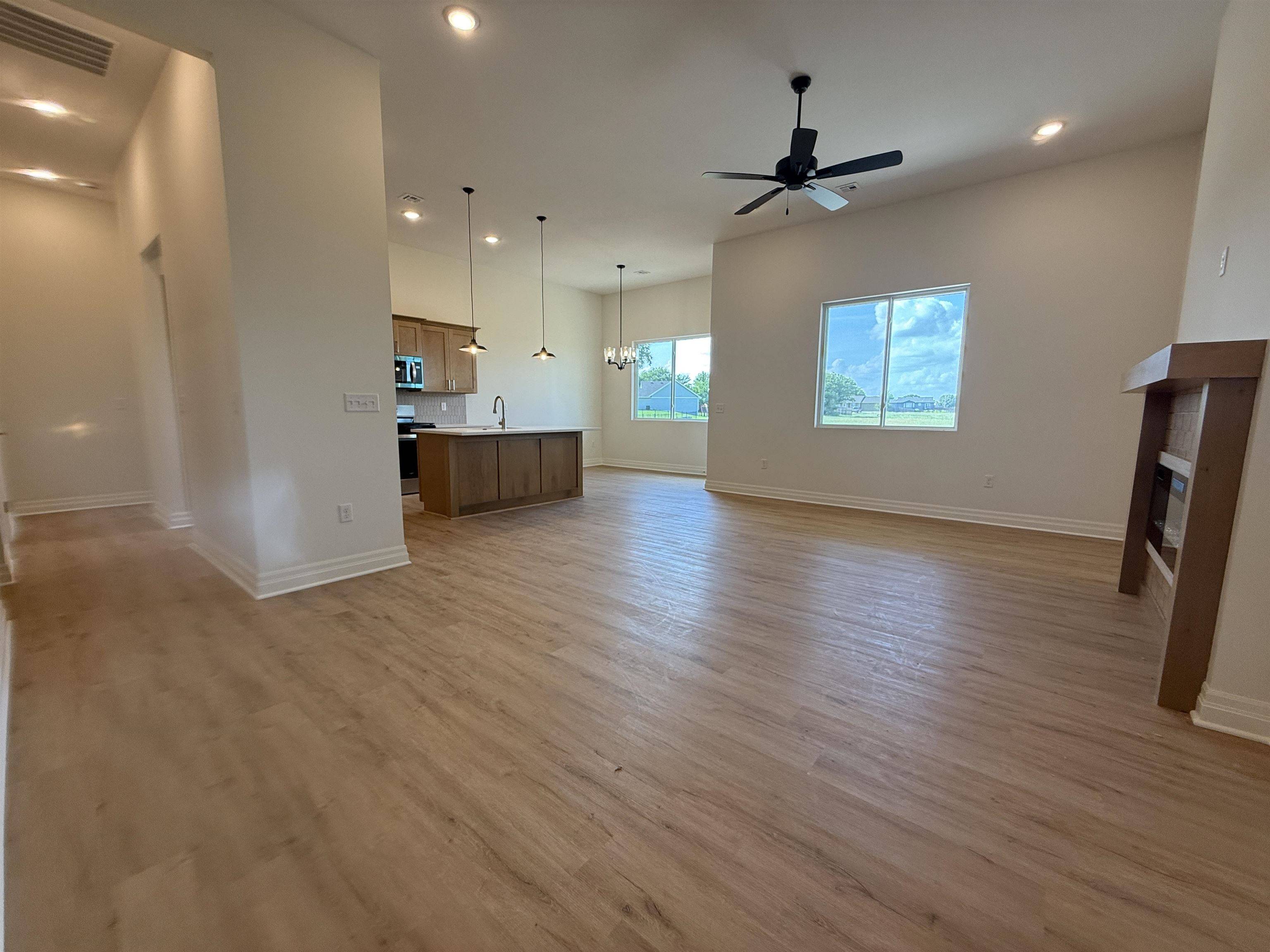 27 Kingdom Ct, Goddard, KS 67052