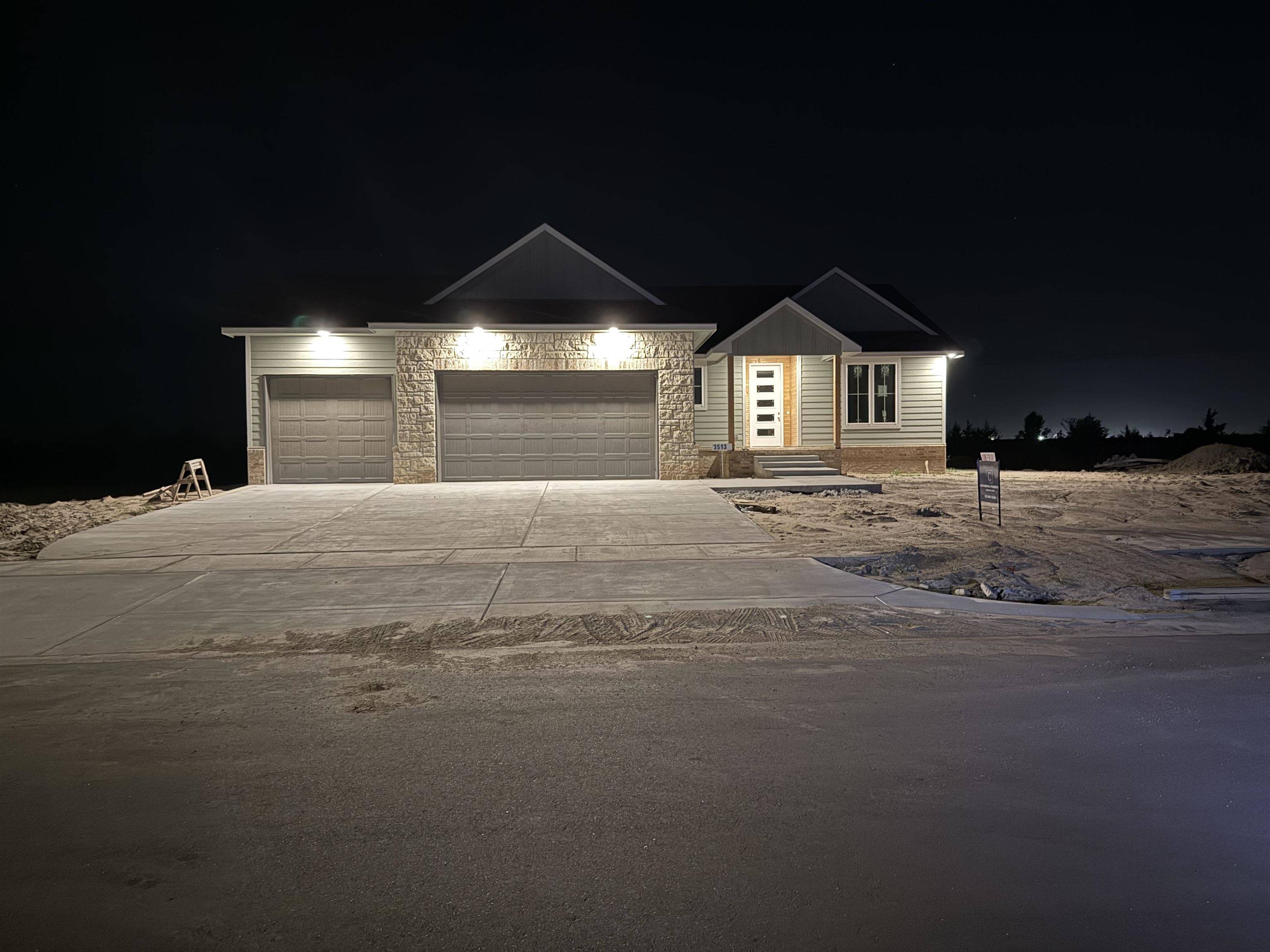 3513 S Bluelake St, Wichita, KS 67215