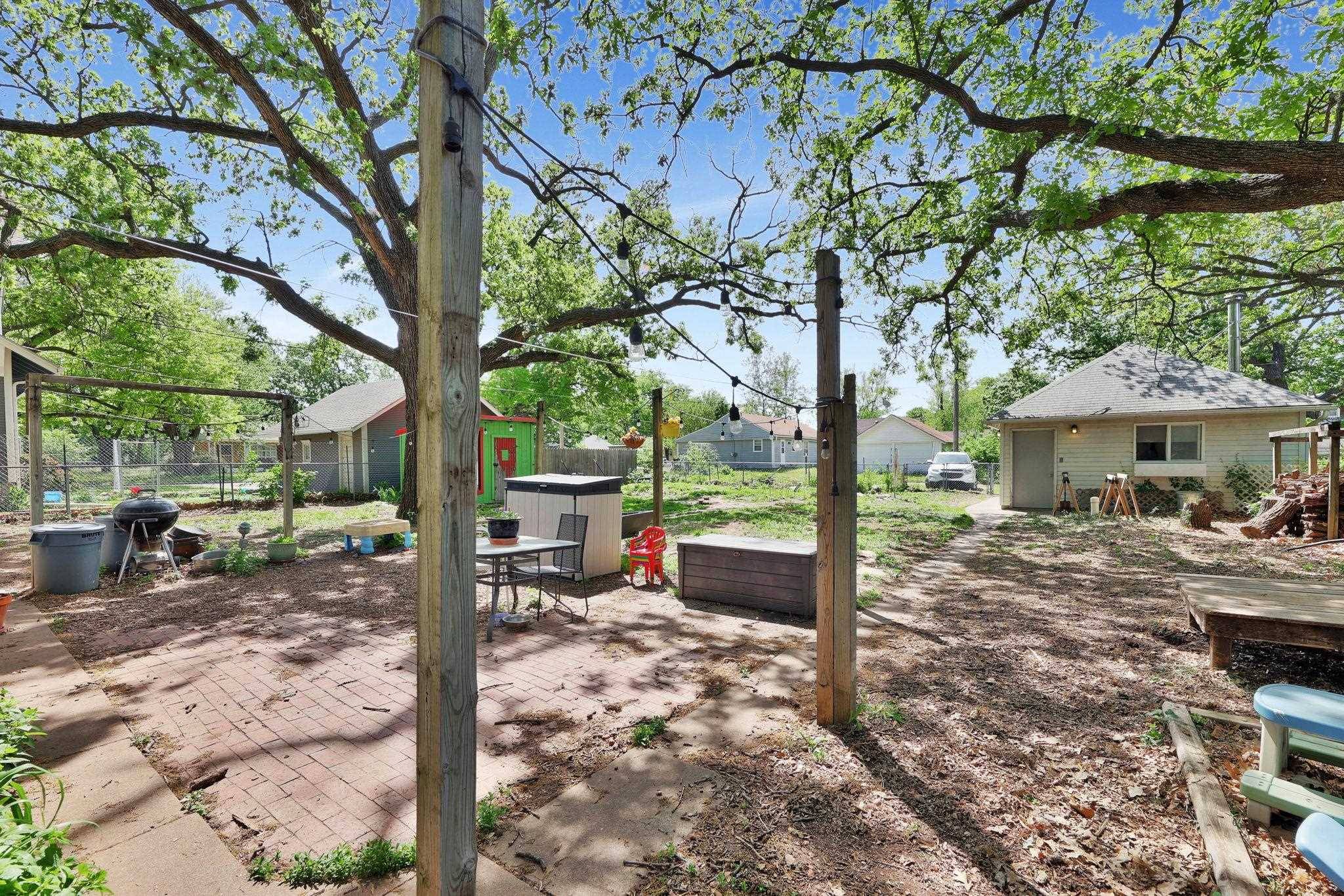 621 E 7th, Newton, KS 67114