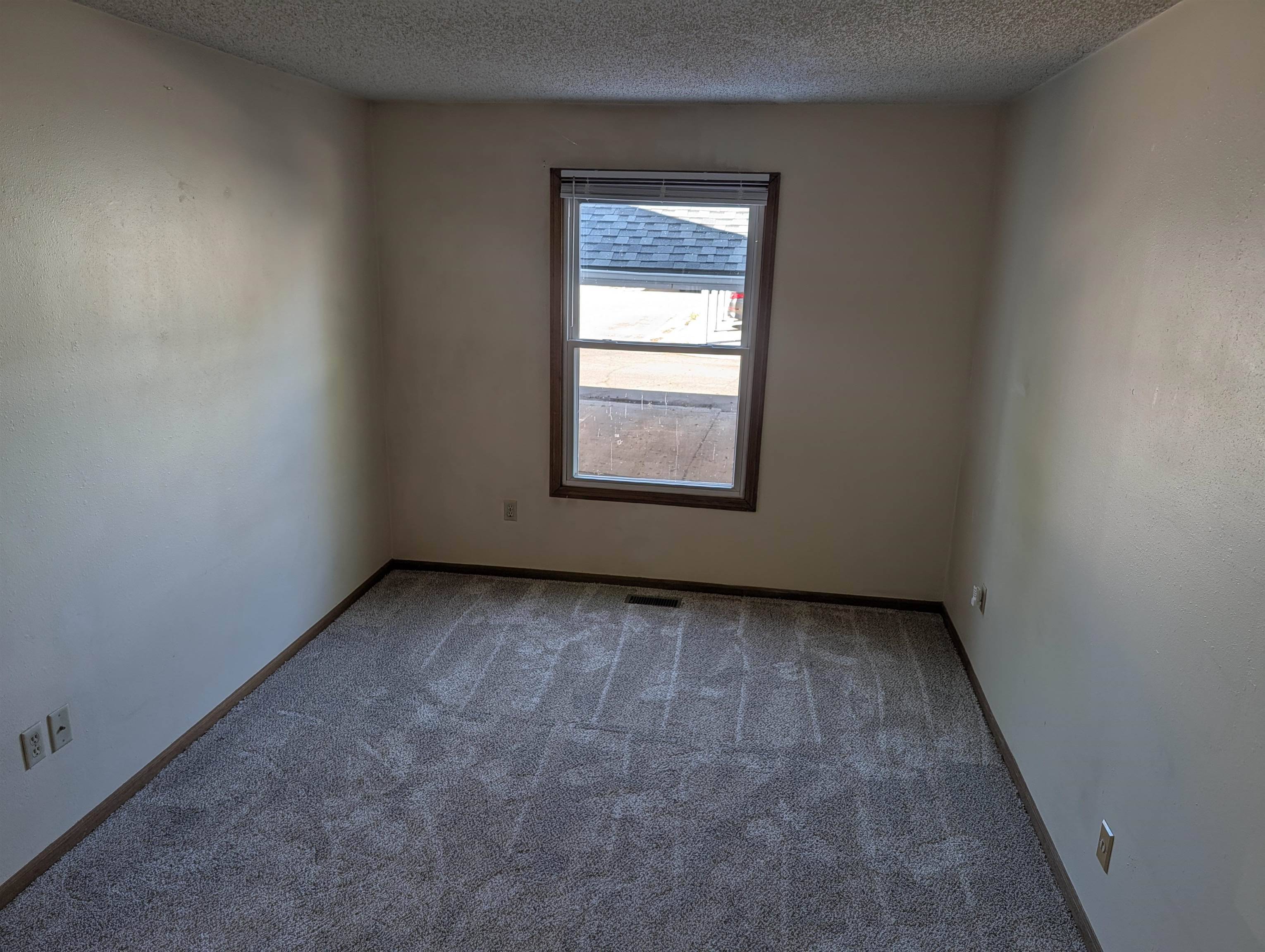 1717 S Cypress, Wichita, KS 67207
