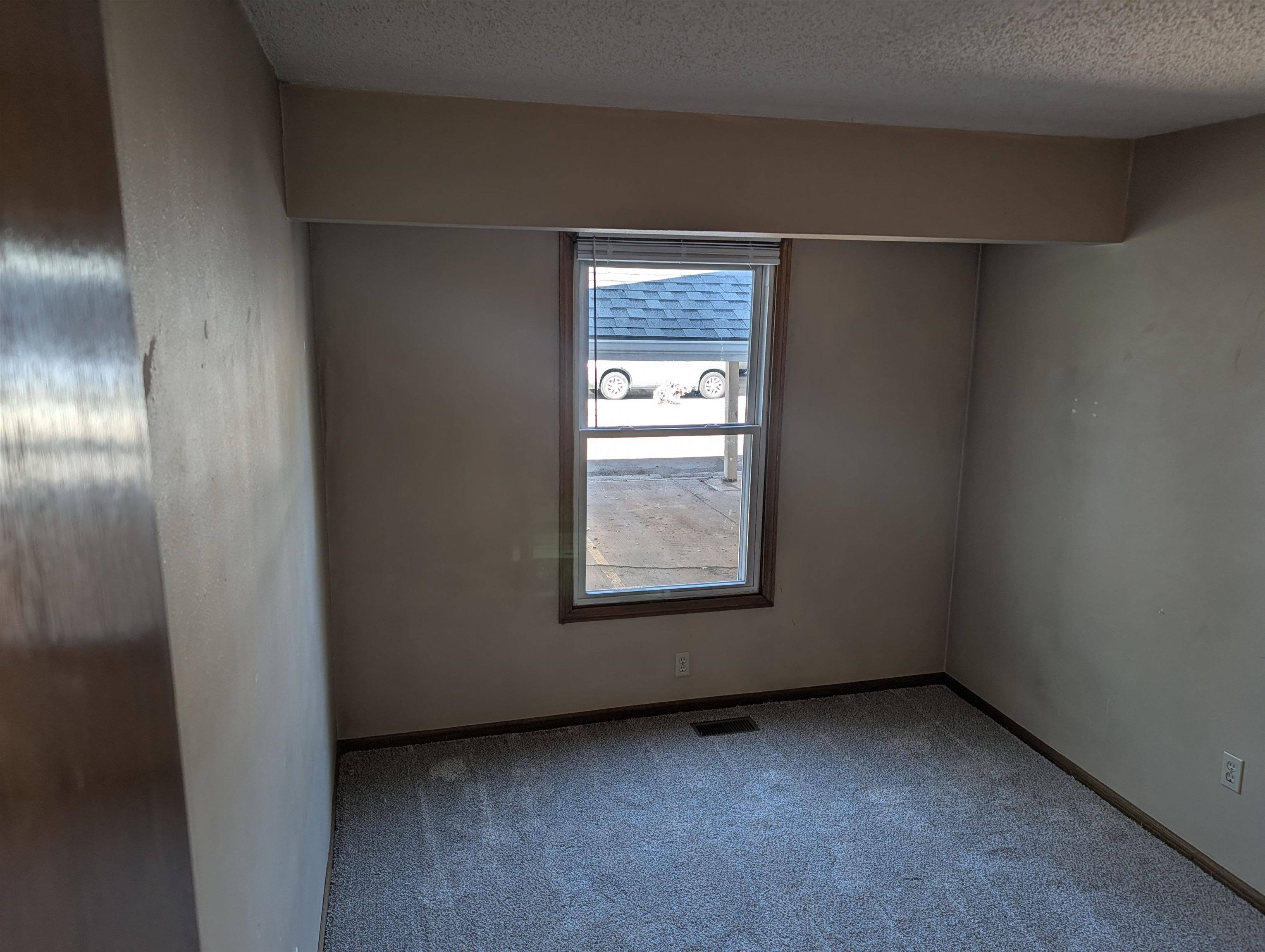 1717 S Cypress, Wichita, KS 67207
