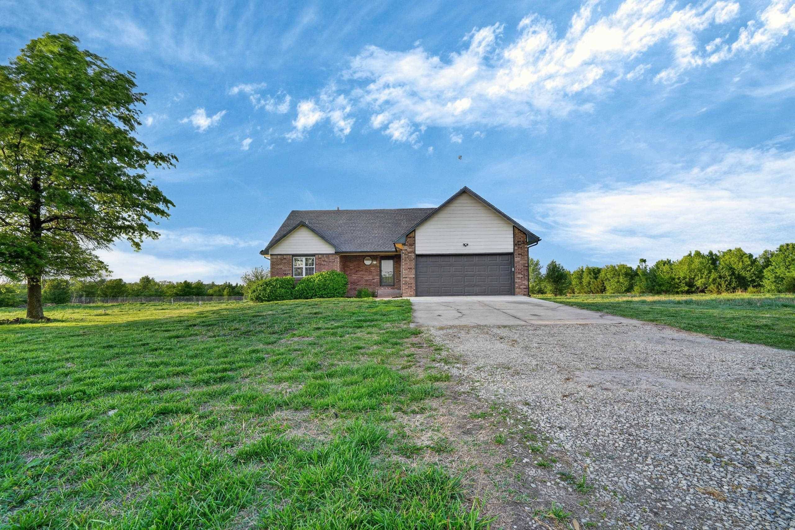 13610 E Deerfield Trl, Derby, KS 67037
