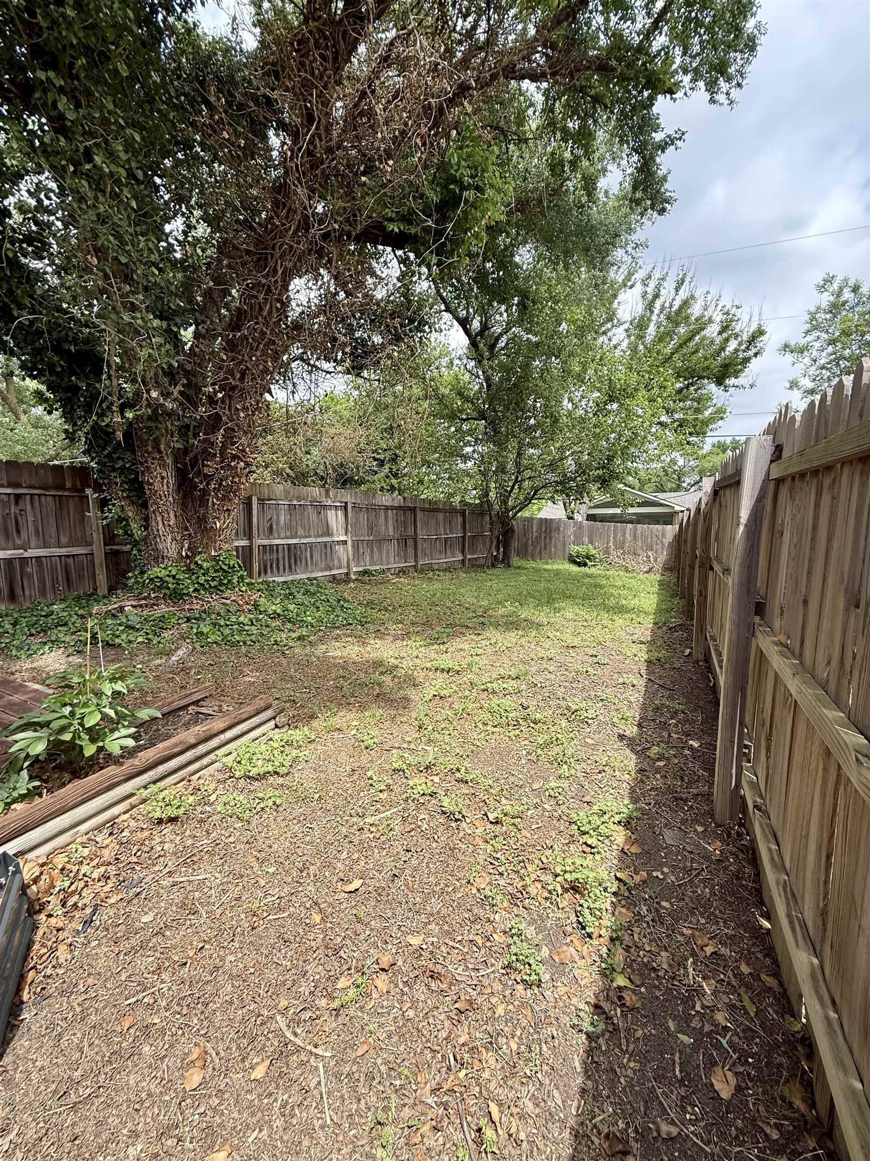 2022 N Old Manor rd, Wichita, KS 67208