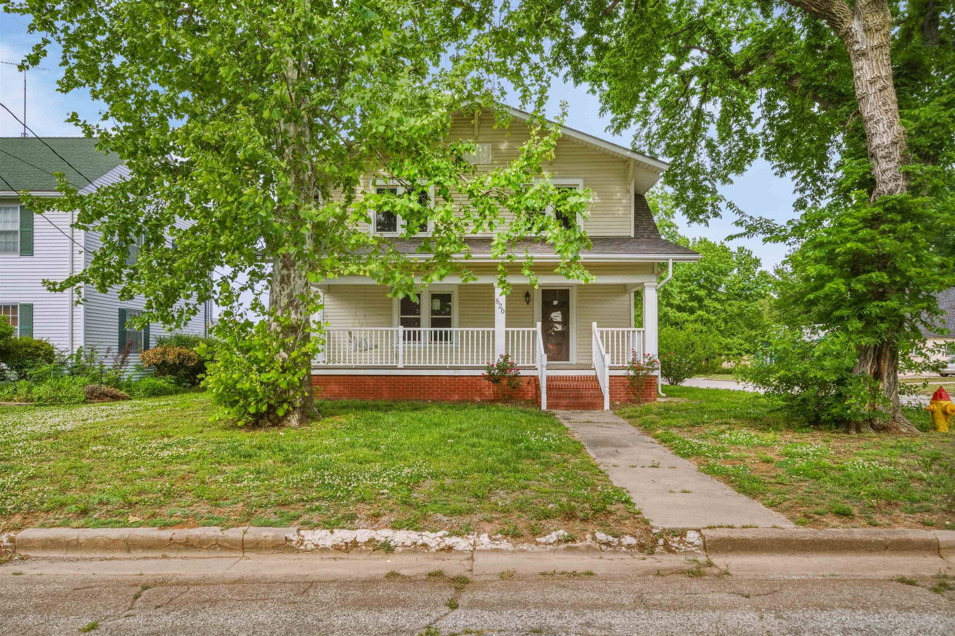 820 N A St, Wellington, KS 67152