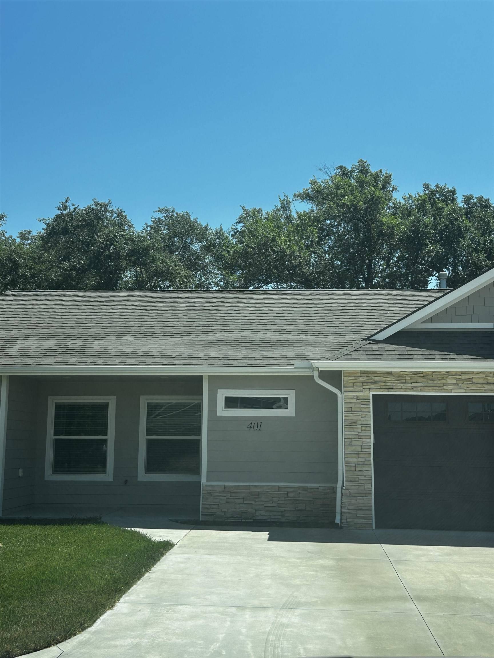 320 N Warren, Rose Hill, KS 67133