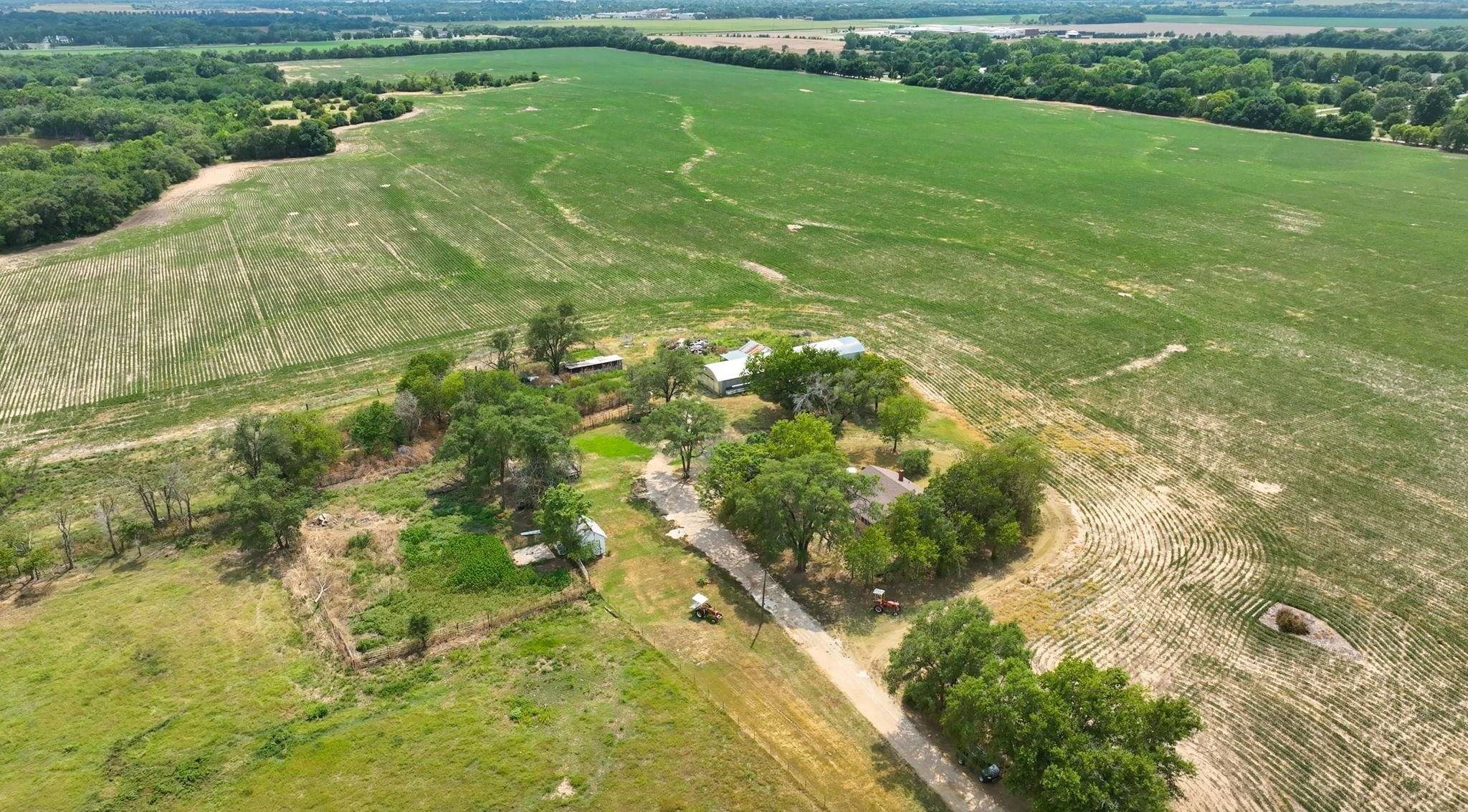 1501 W 101st St N, Valley Center, KS 67147