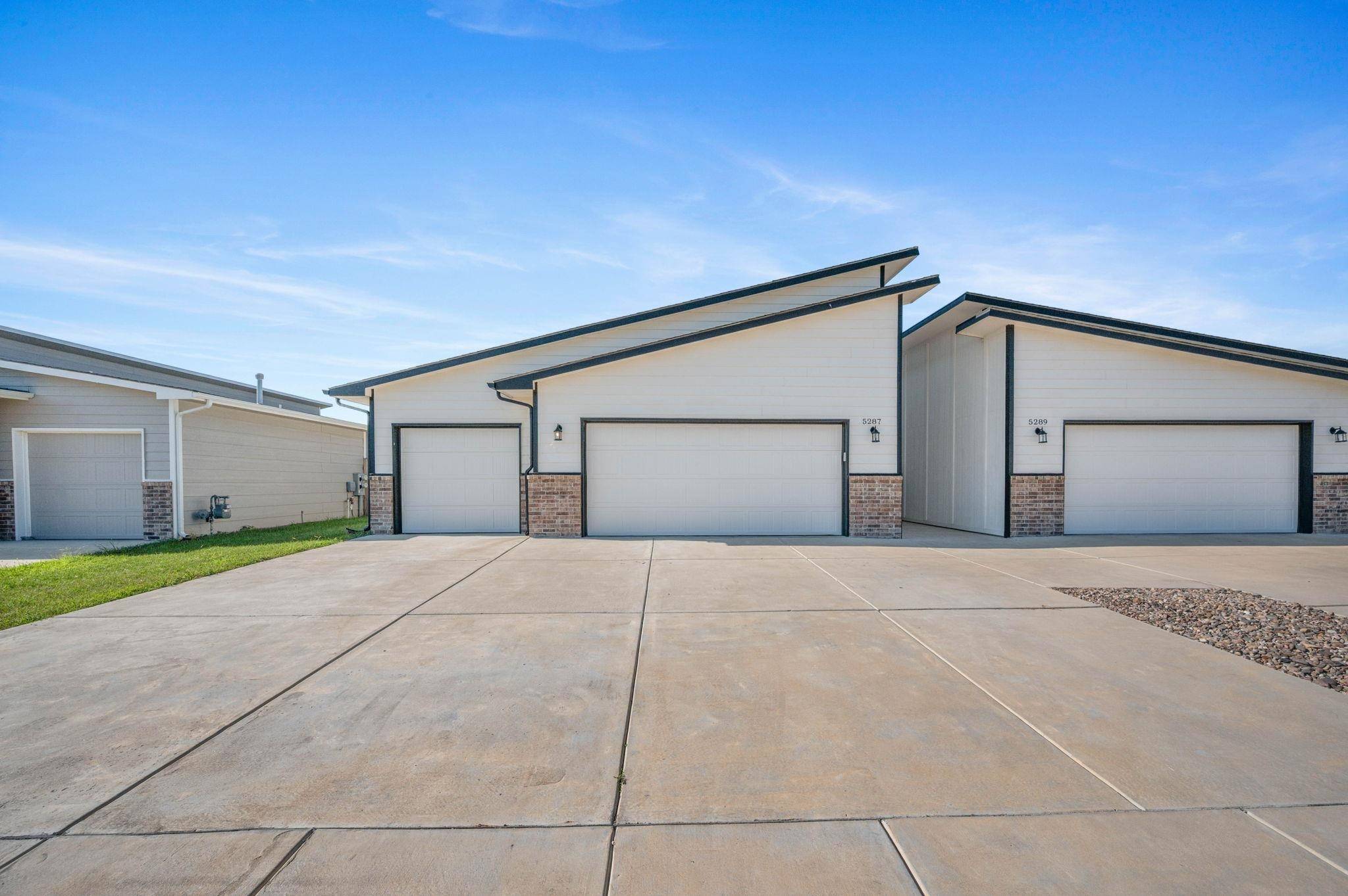 5287 N Toben, Bel Aire, KS 67226