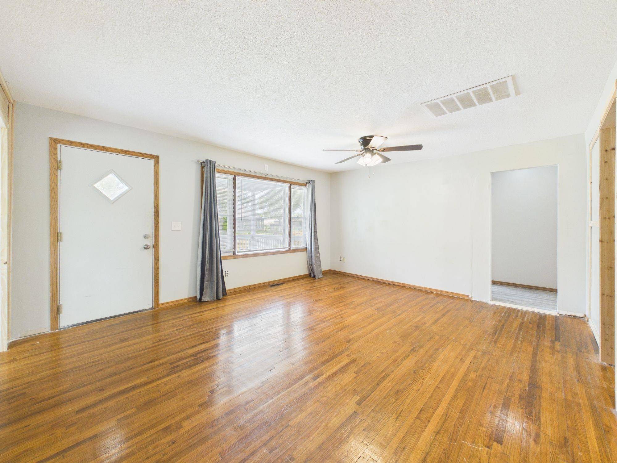 1642 S Sedgwick St, Wichita, KS 67213