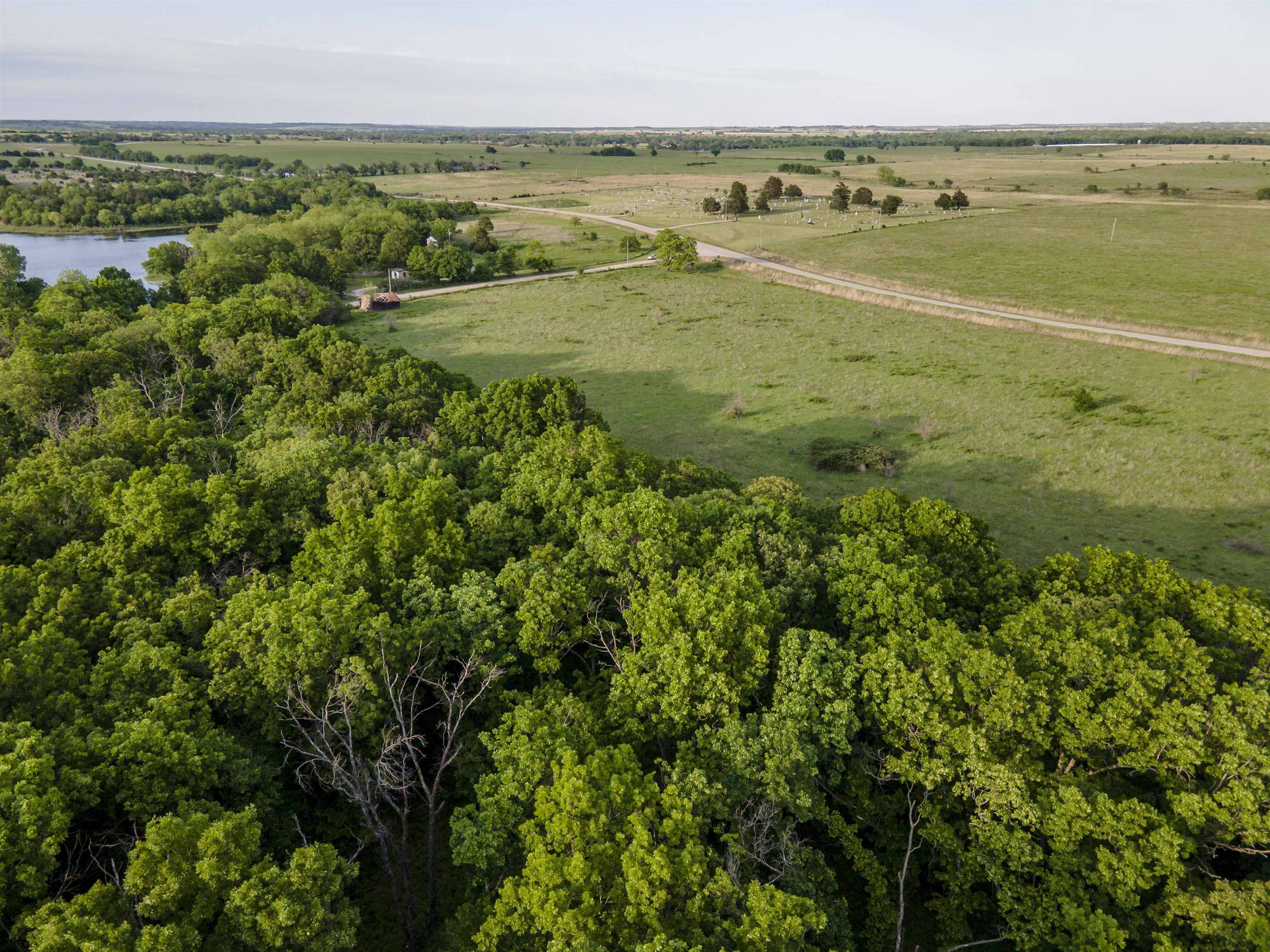 301 E 1st, Longton, KS 67352