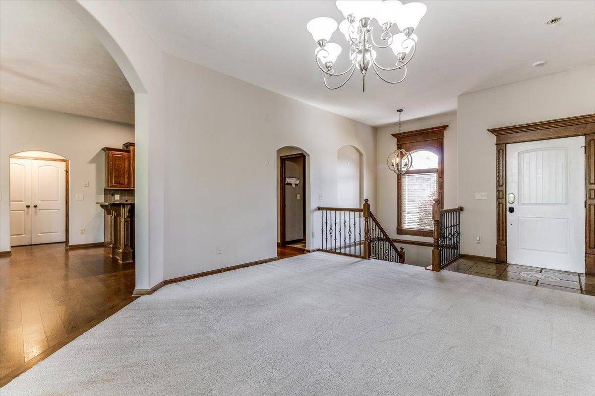 10022 W WESTLAKES CT., Wichita, KS 67205-5233