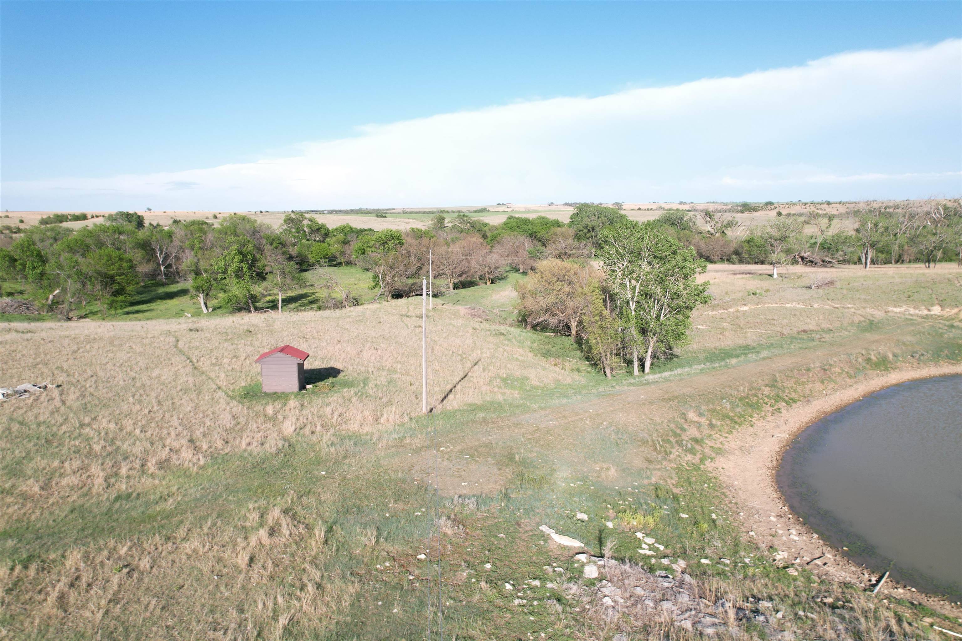 3942 V Road, Beloit, KS 67420
