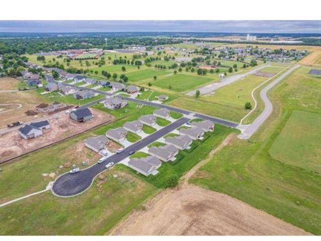 1233 E Park Glen Ct, Clearwater, KS 67026