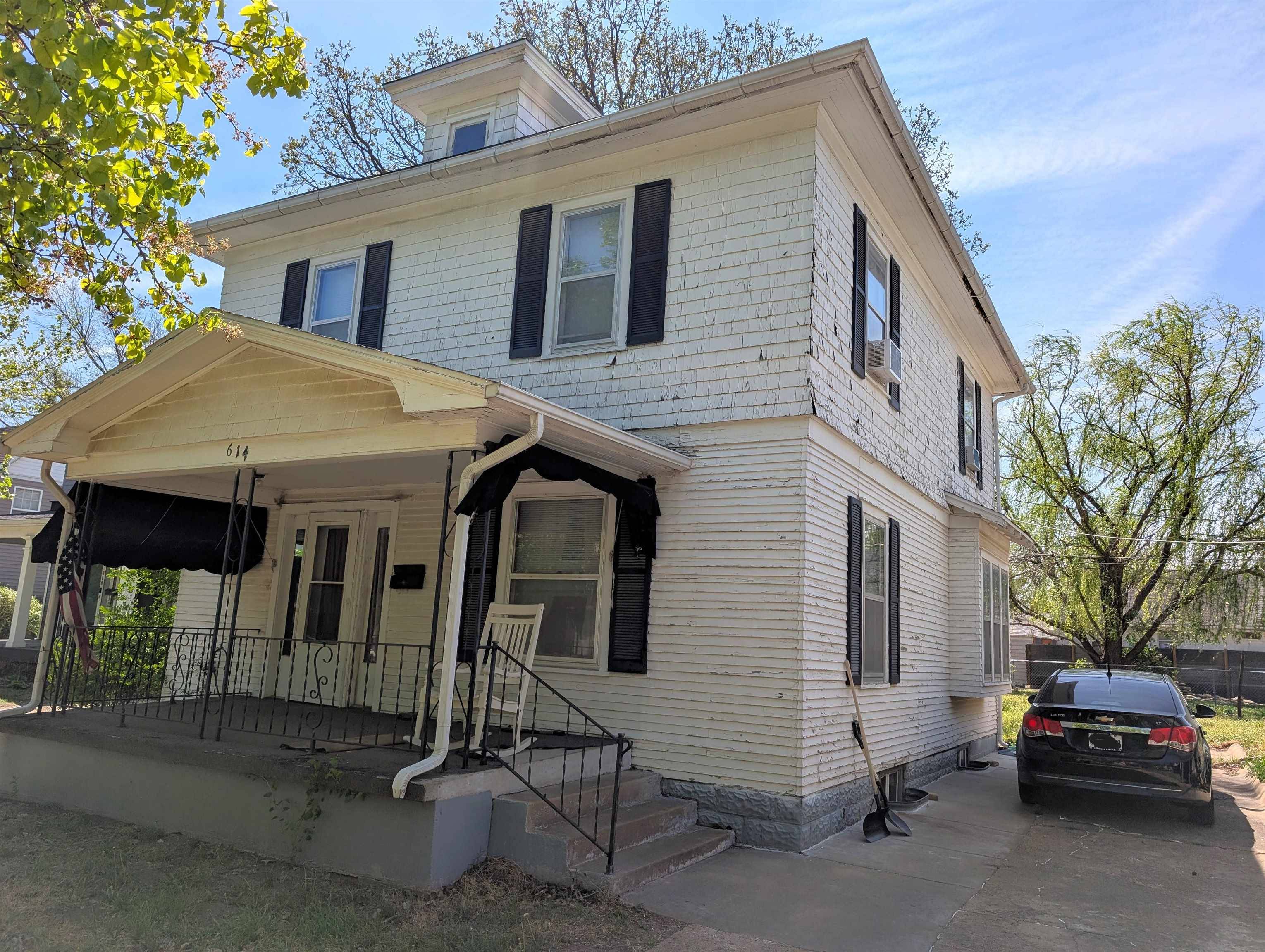 614 Gypsum Ave, Salina, KS 67401