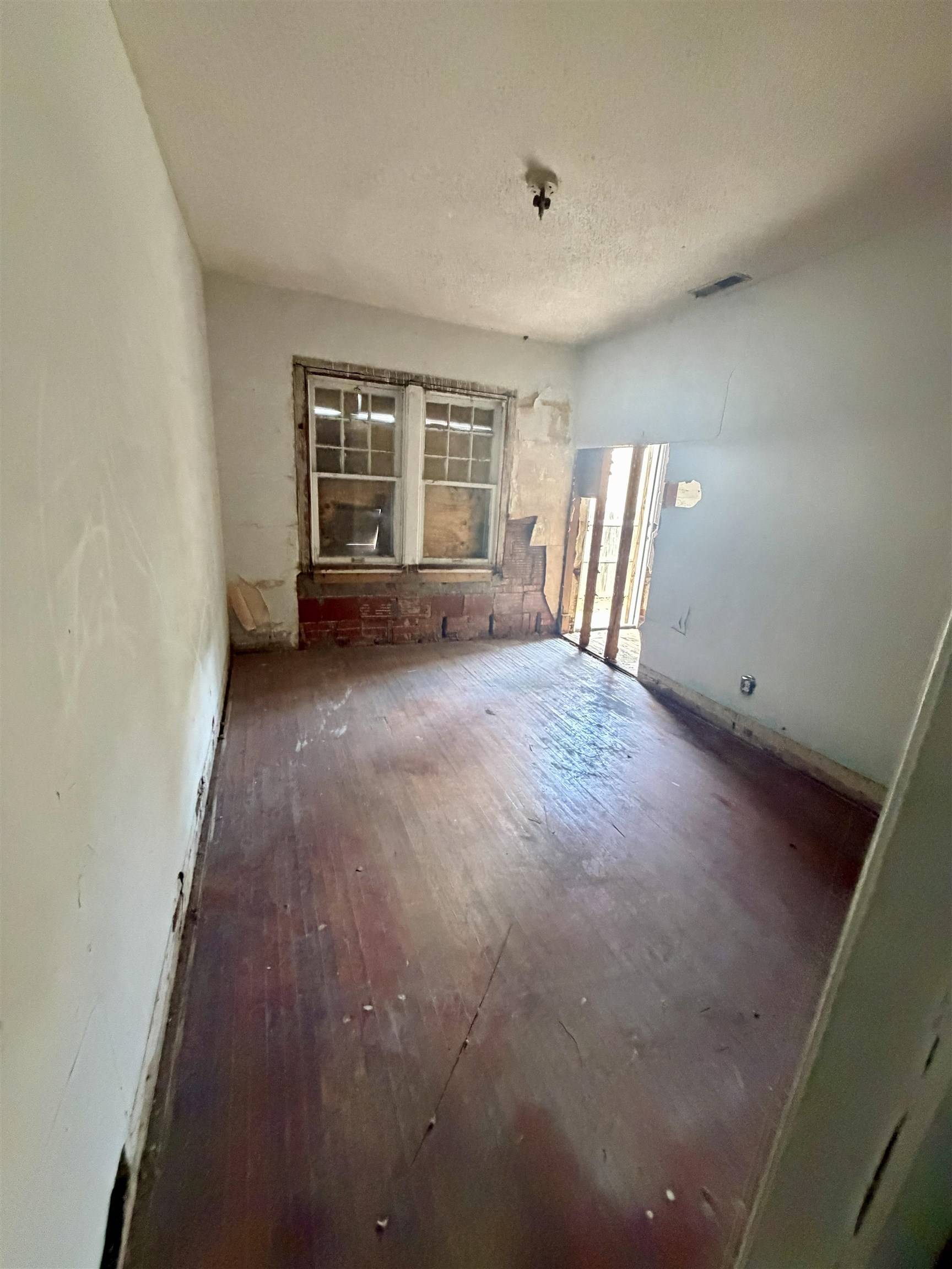 442 N Minnesota, Wichita, KS 67214