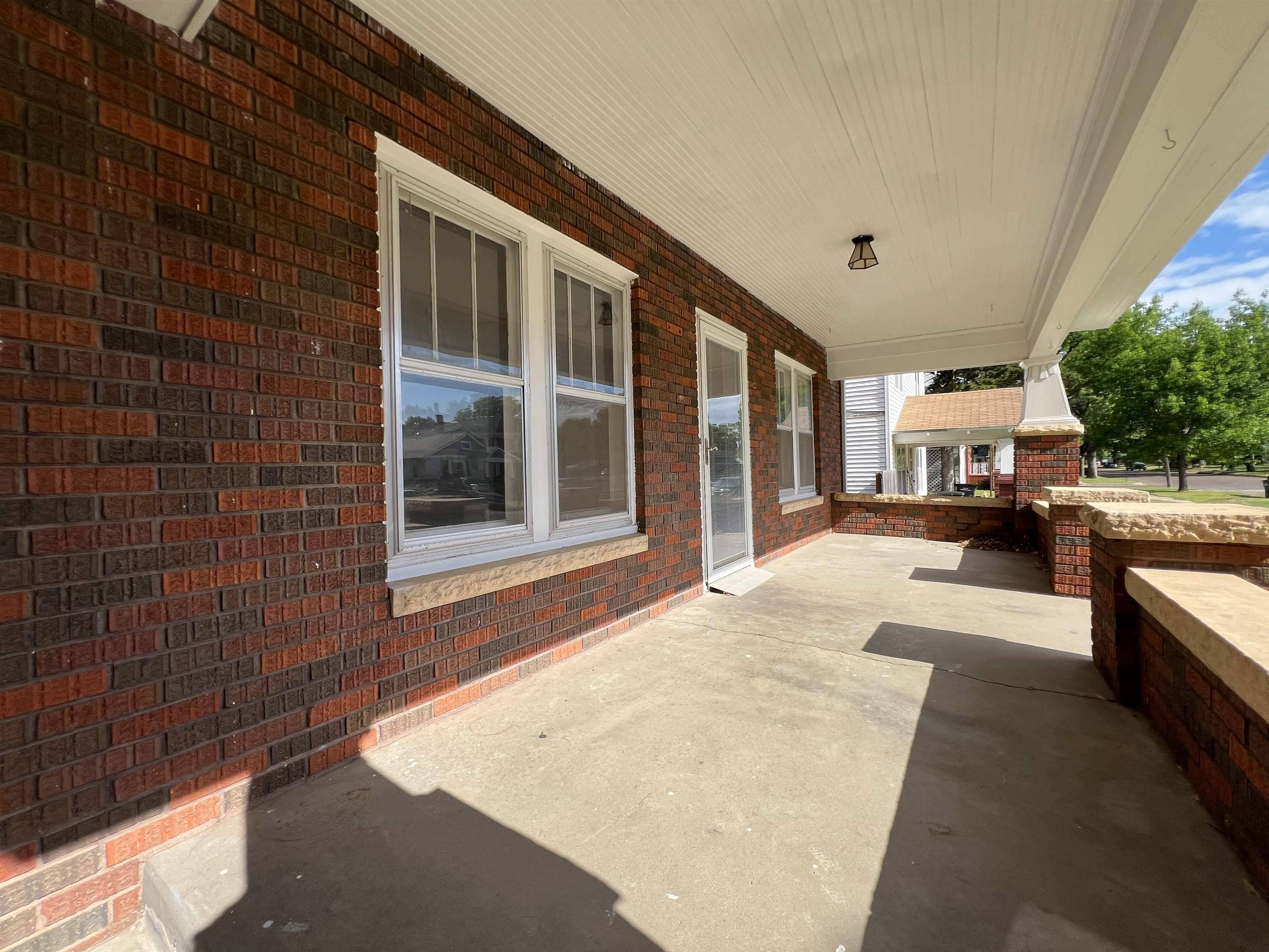 215 N 3rd, Arkansas City, KS 67005