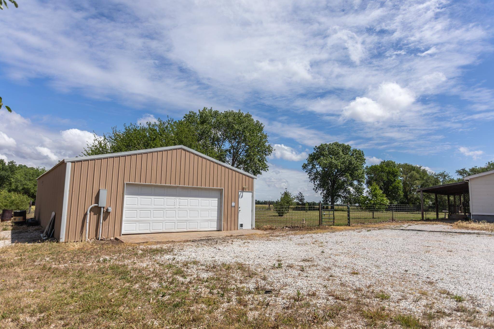 1726 W 123rd Ave N, Milton, KS 67106