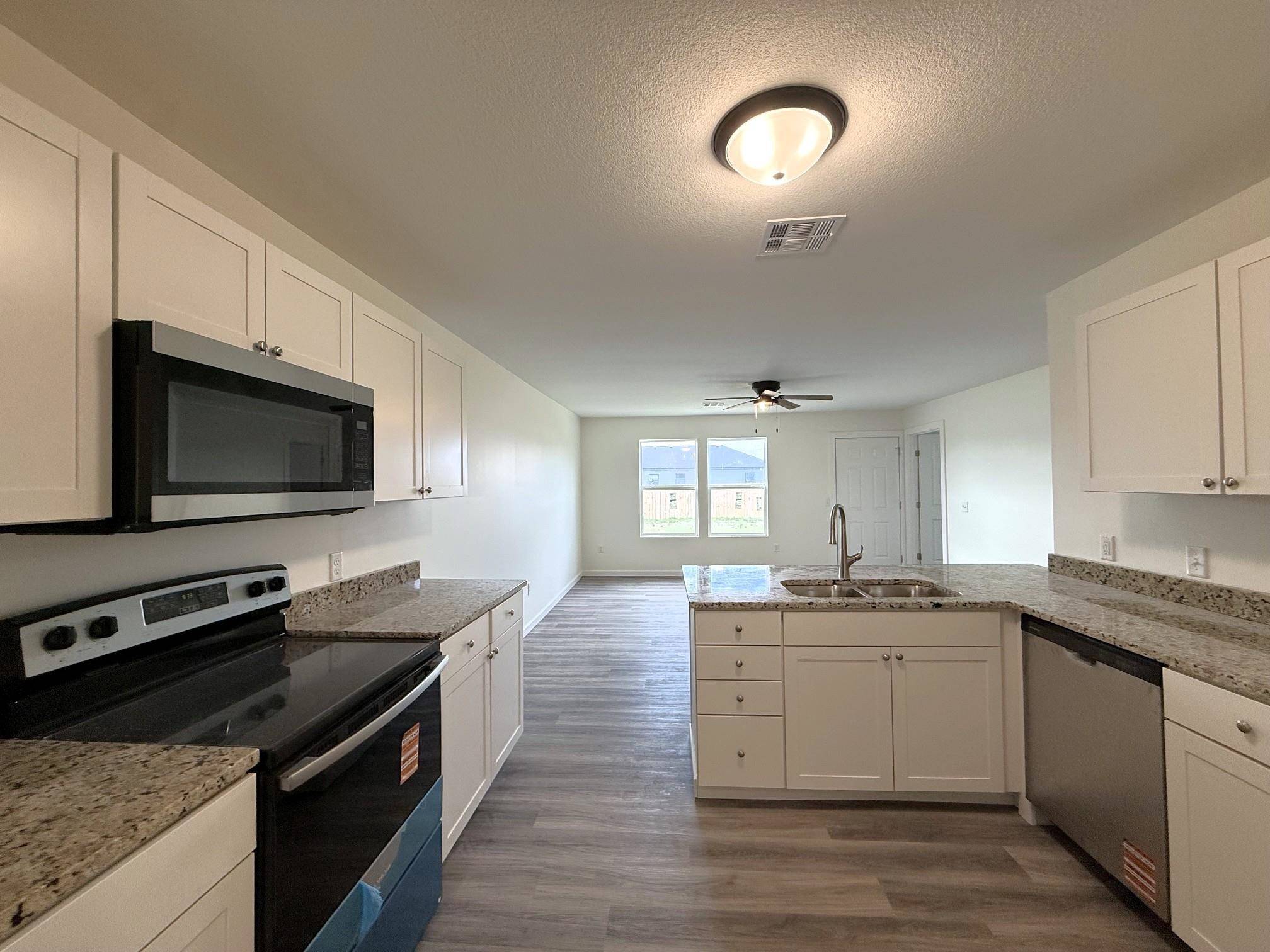 1228 Fountain Dr, Salina, KS 67401