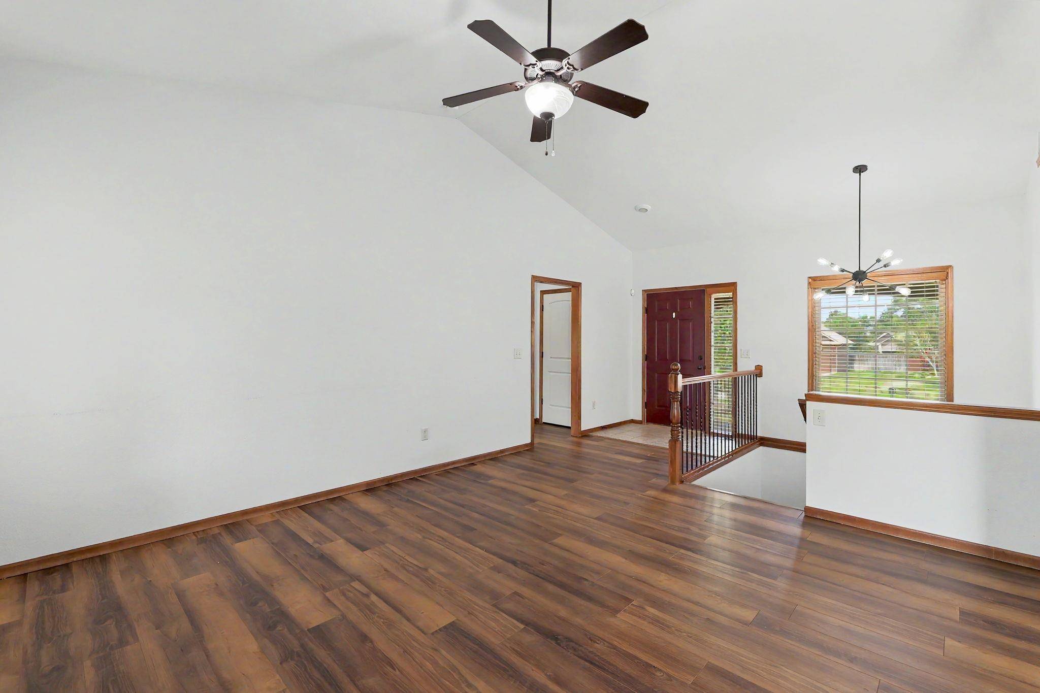 2113 N Walnut Creek Dr, Derby, KS 67037