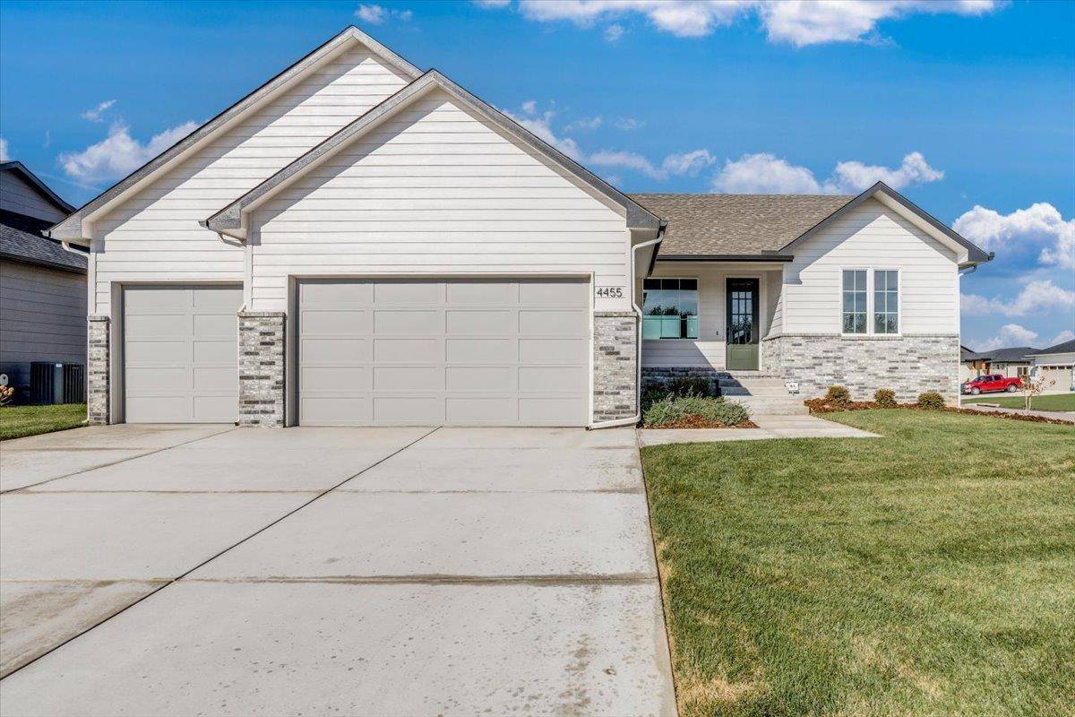 4455 N Grey Meadows St, Maize, KS 67101