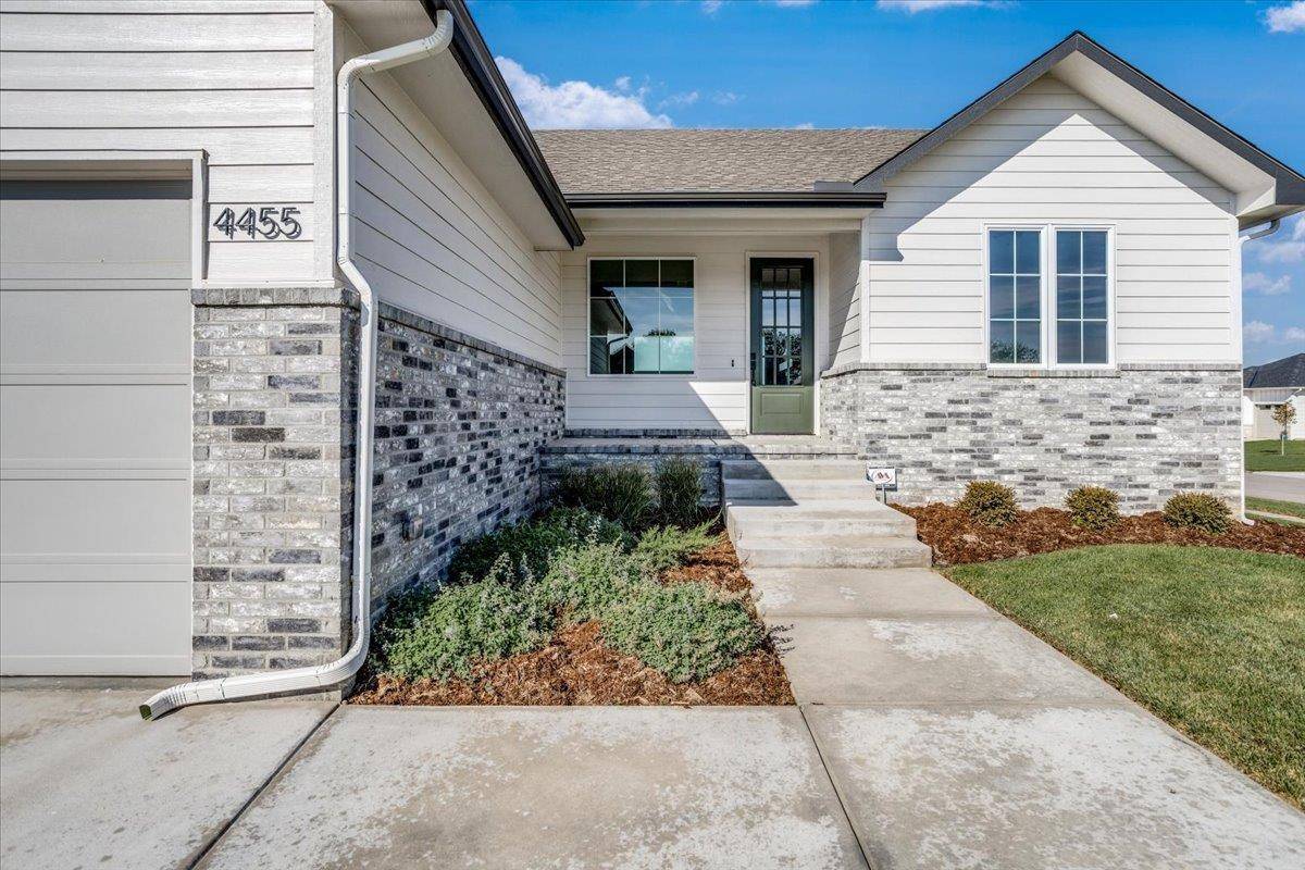 4455 N Grey Meadows St, Maize, KS 67101
