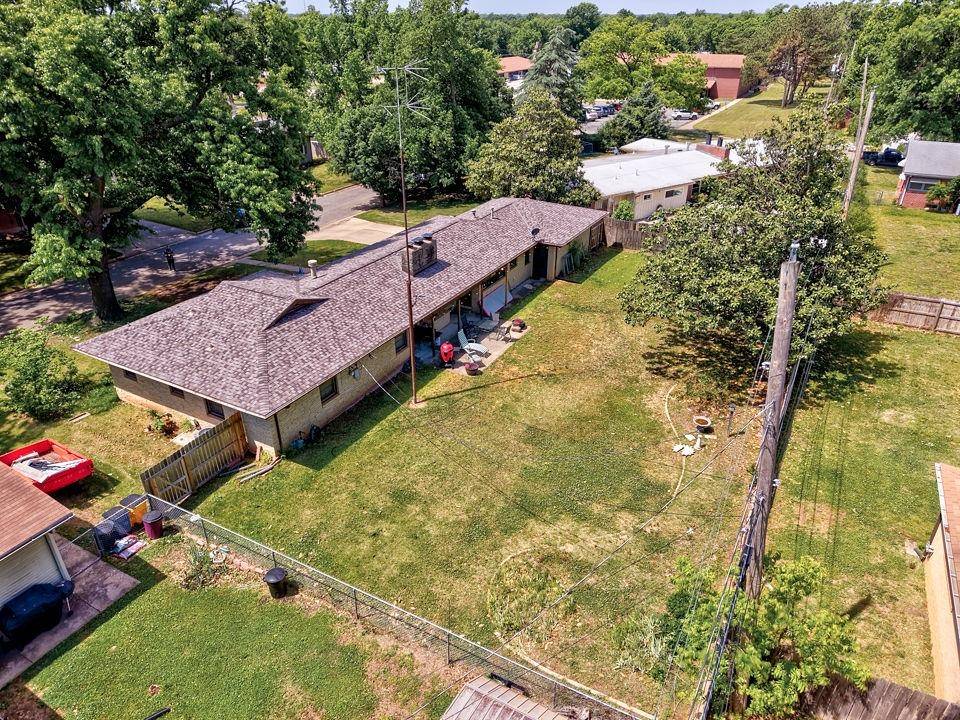 1810 E 13th Ave, Winfield, KS 67156