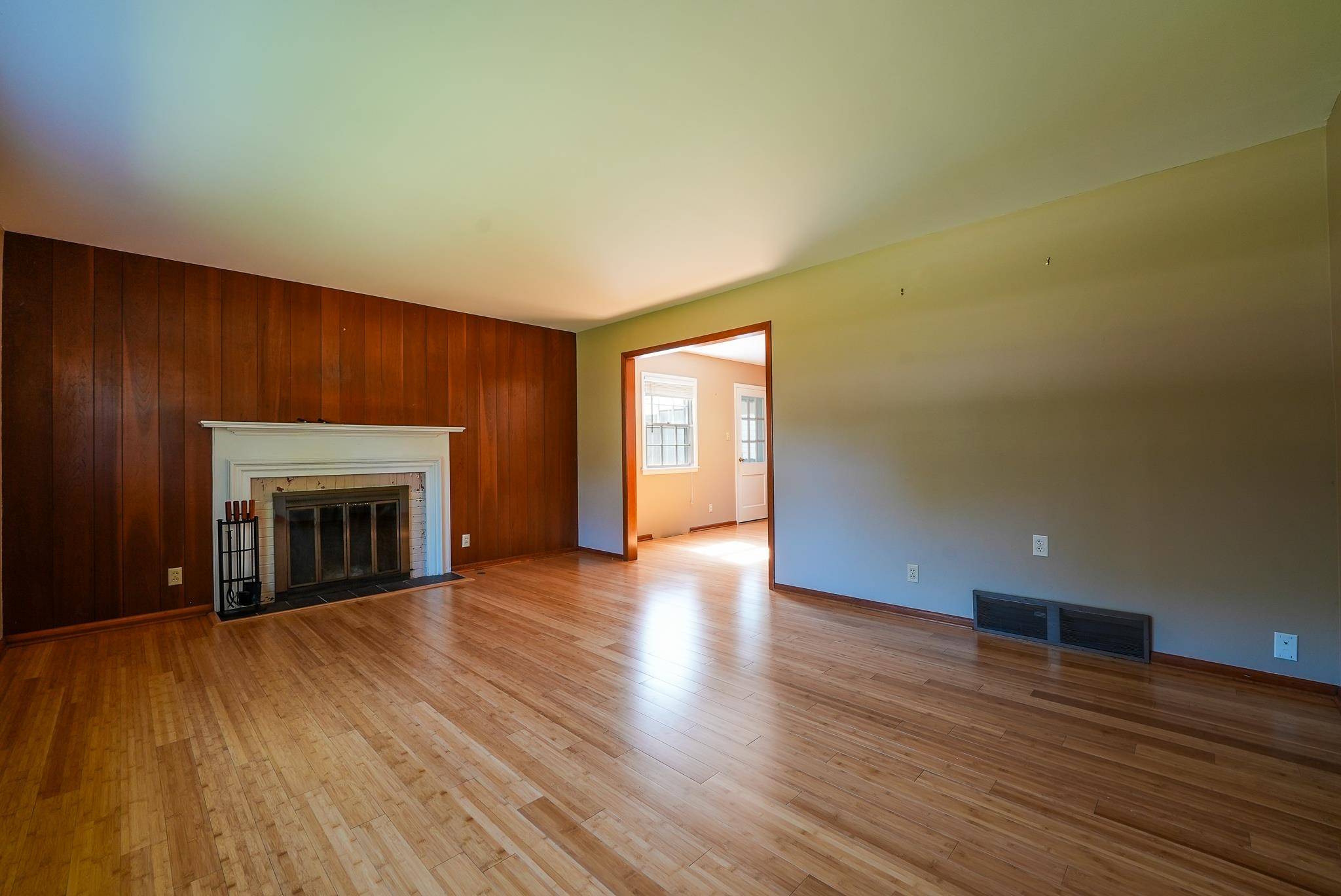 1305 W Park Ave, El Dorado, KS 67042