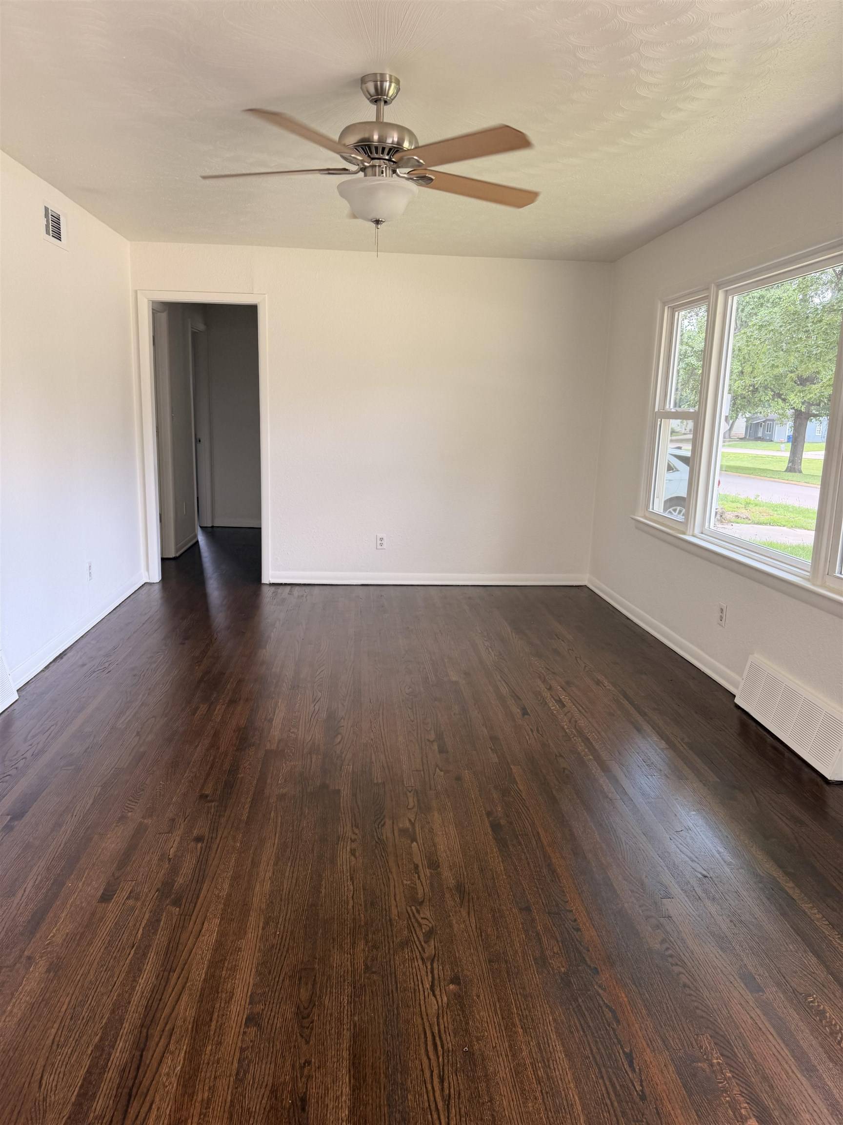 930 N Westview, Derby, KS 67037
