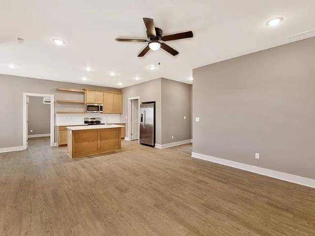 691/695/699 1013 W Long Path, Goddard, KS 67052