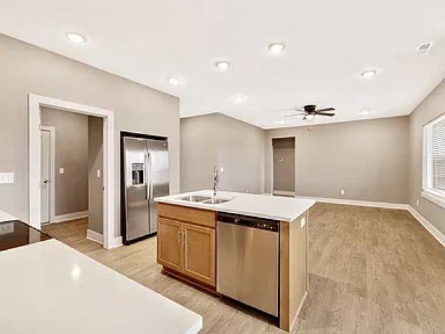 691/695/699 1013 W Long Path, Goddard, KS 67052