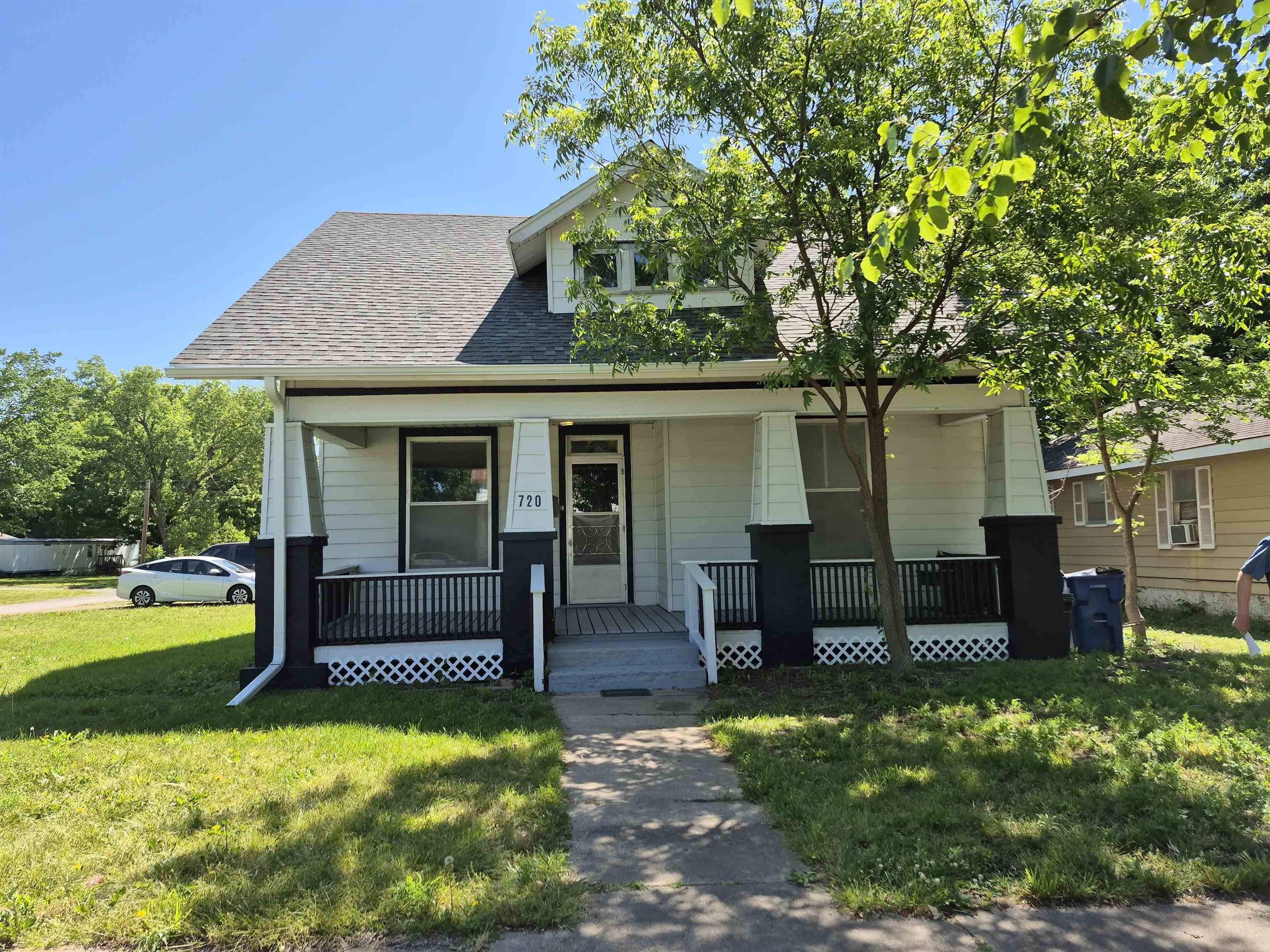 720 N Elm, Eureka, KS 67045