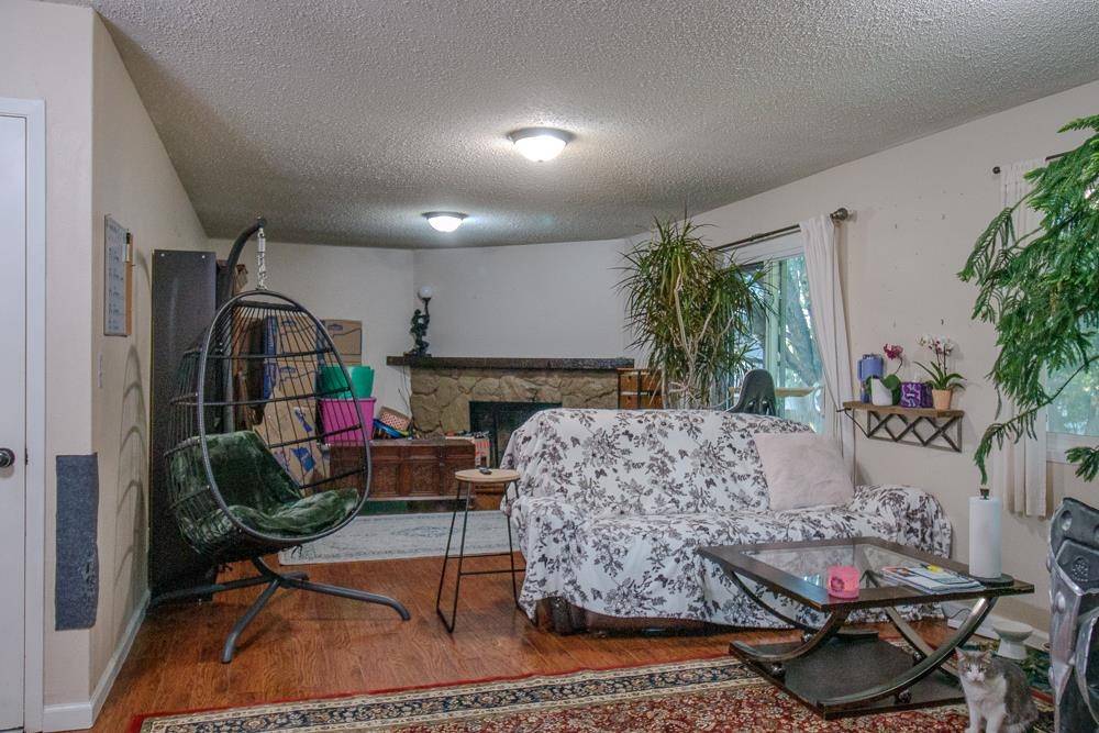 415 E Valley View Street, Derby, KS 67037
