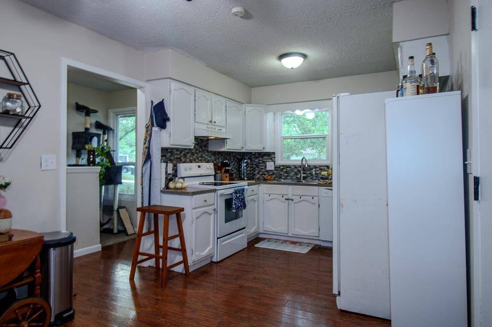 415 E Valley View Street, Derby, KS 67037